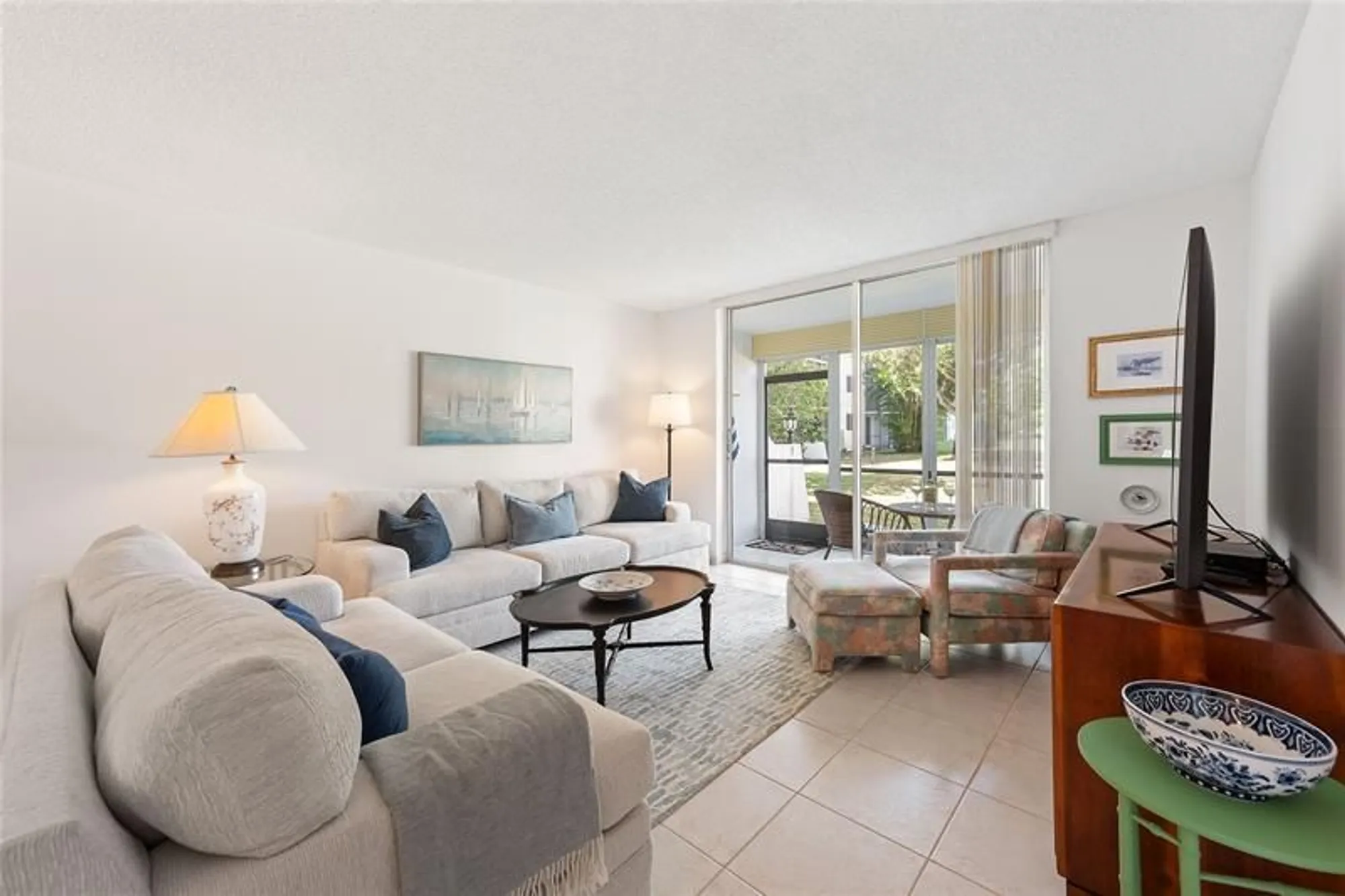Property Slideshow image 5 of 36 | 9420 s hollybrook lake dr 109, Pembroke Pines, FL, 33025
