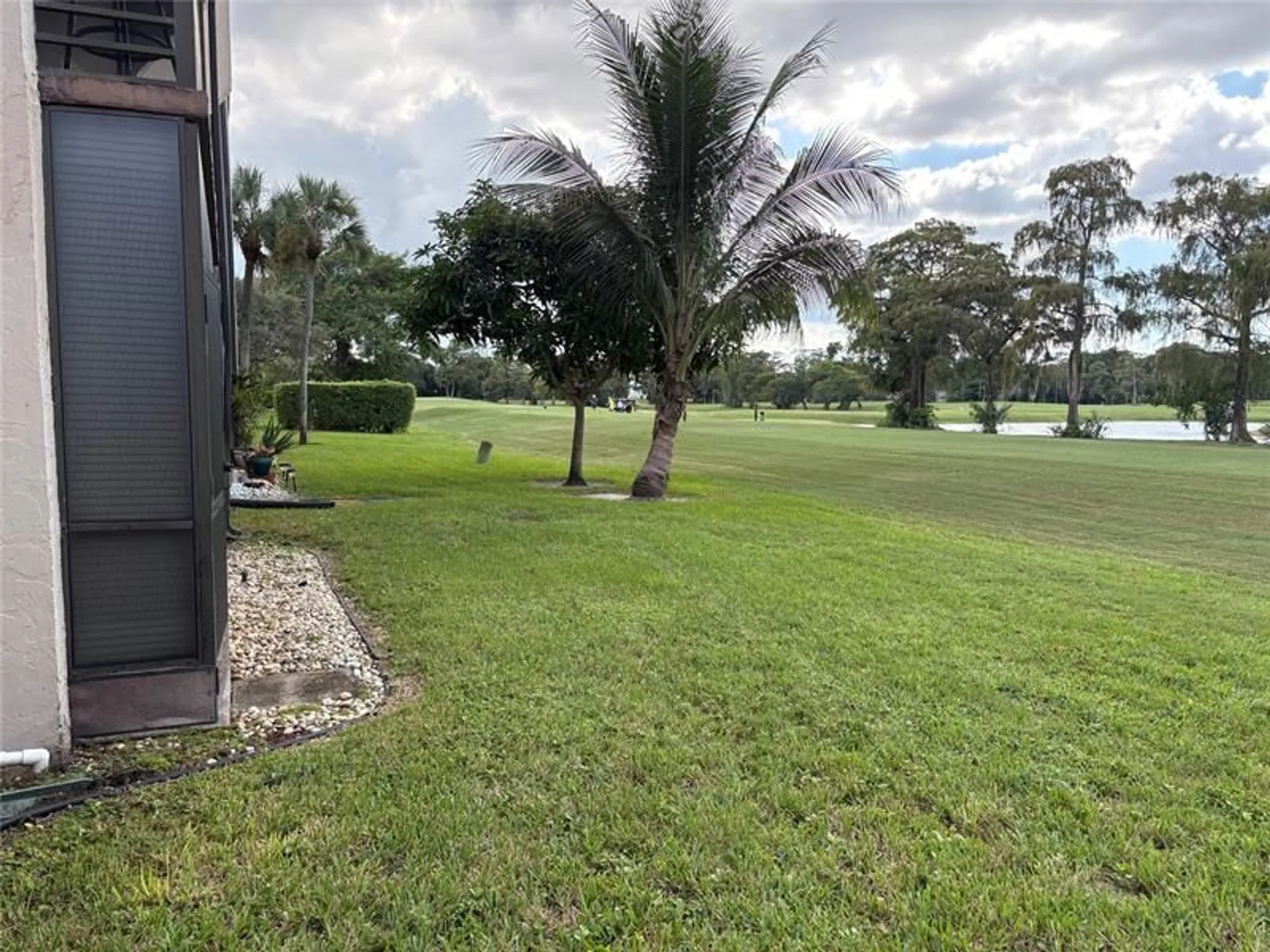 Property Slideshow image 8 of 10 | 6451 n university dr 112, Tamarac, FL, 33321