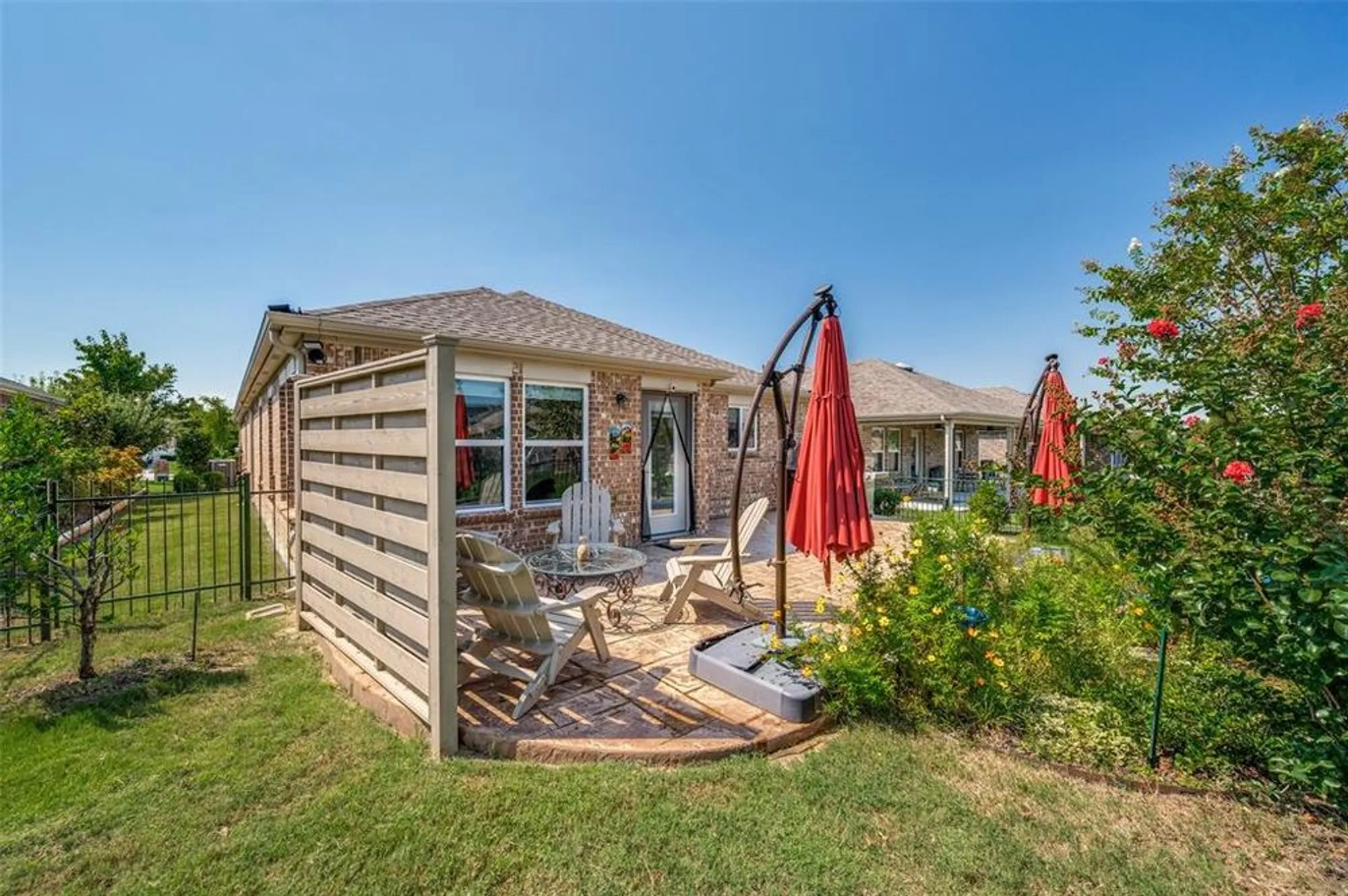 Property Slideshow image 17 of 33 | 2068 bentwater ln, Frisco, TX, 75036