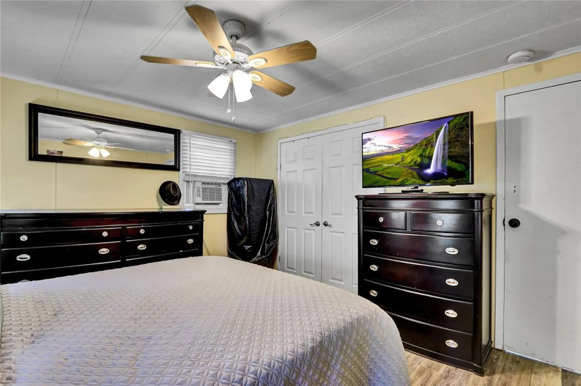 Property Slideshow image 13 of 18 | 164 village cir, Manorville, NY, 11949