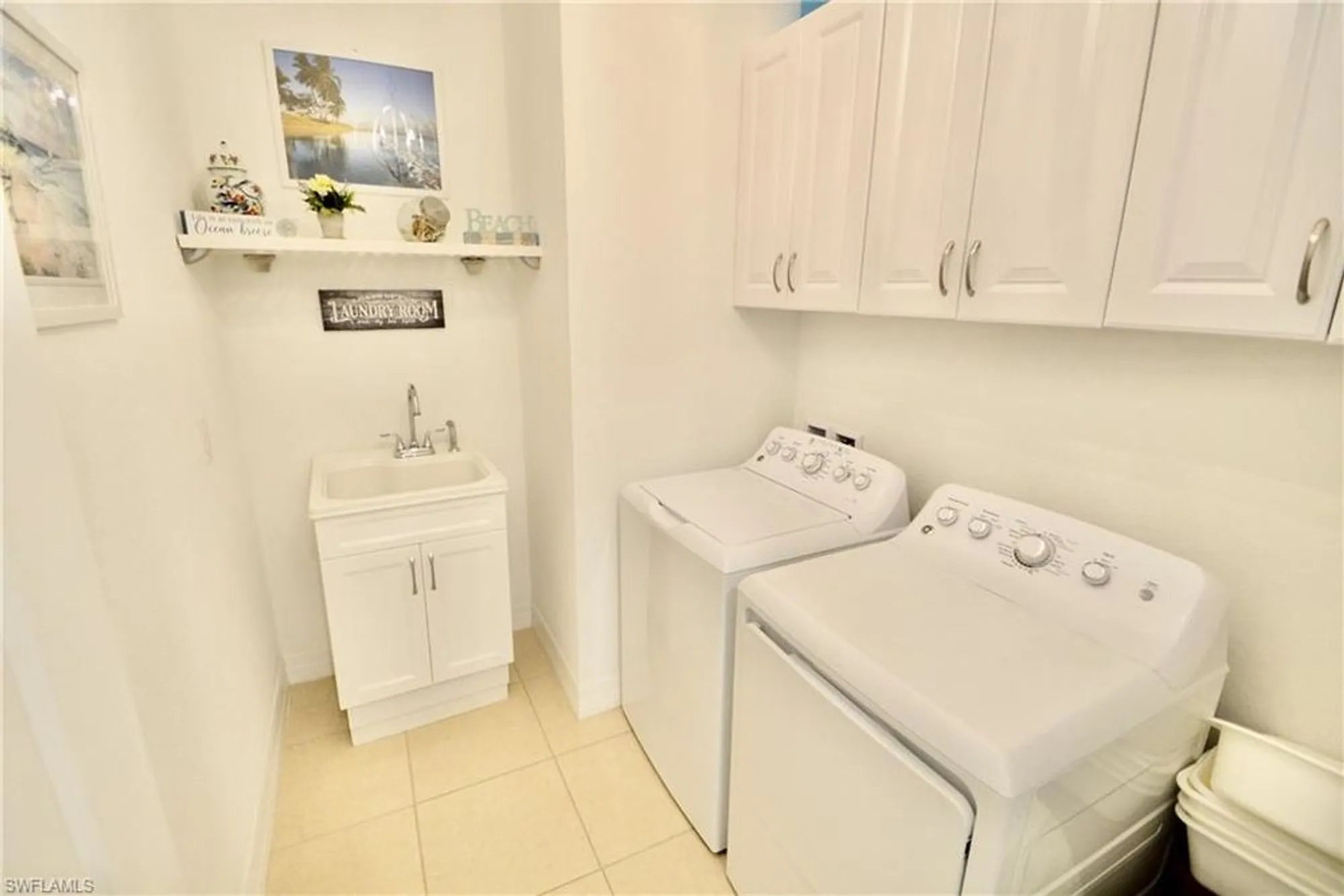 Property Slideshow image 13 of 24 | 2956 willow ridge ct, Fort Myers, FL, 33905