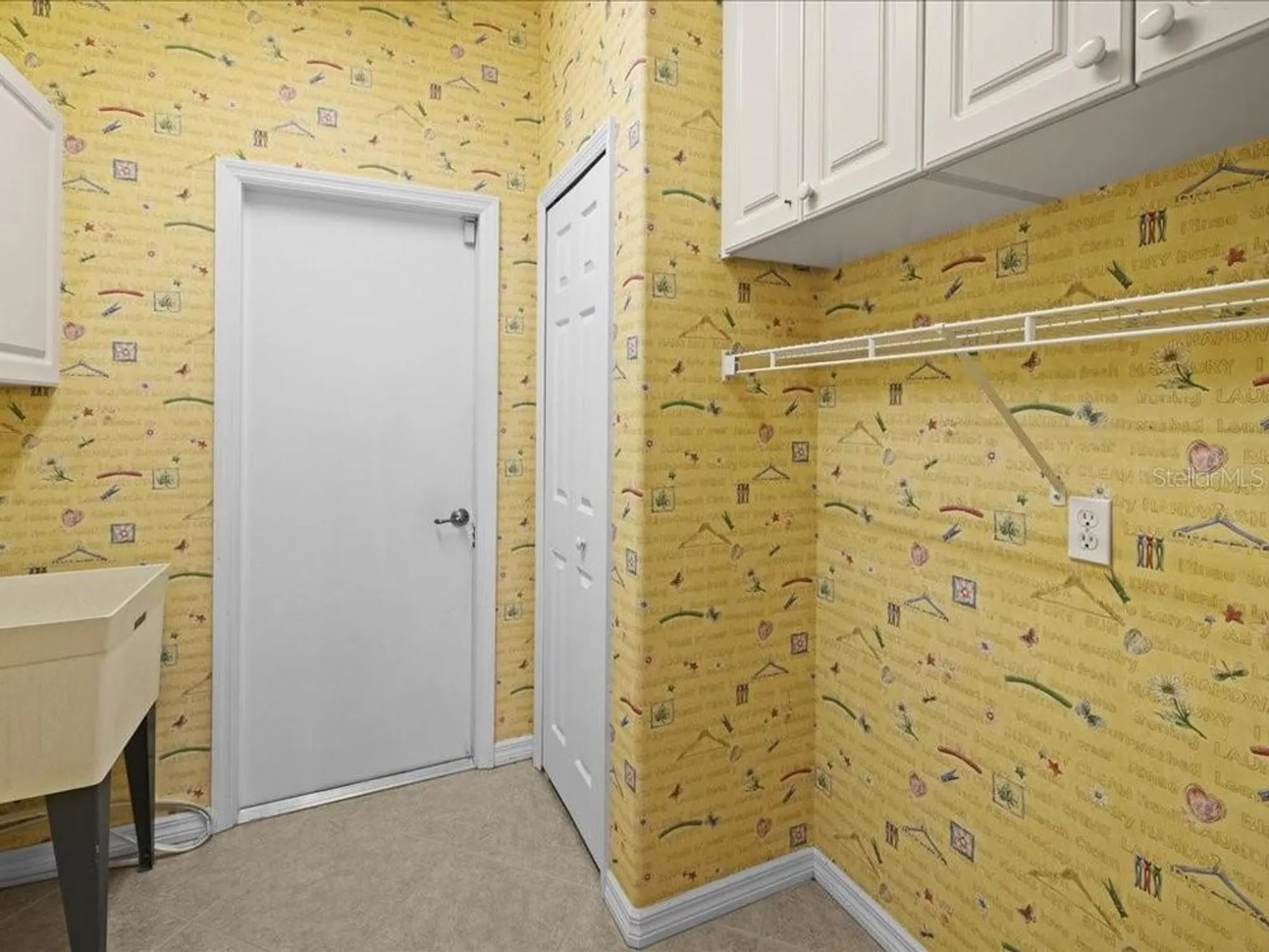 Property Slideshow image 42 of 61 | 3927 whispering oaks dr, North Port, FL, 34287