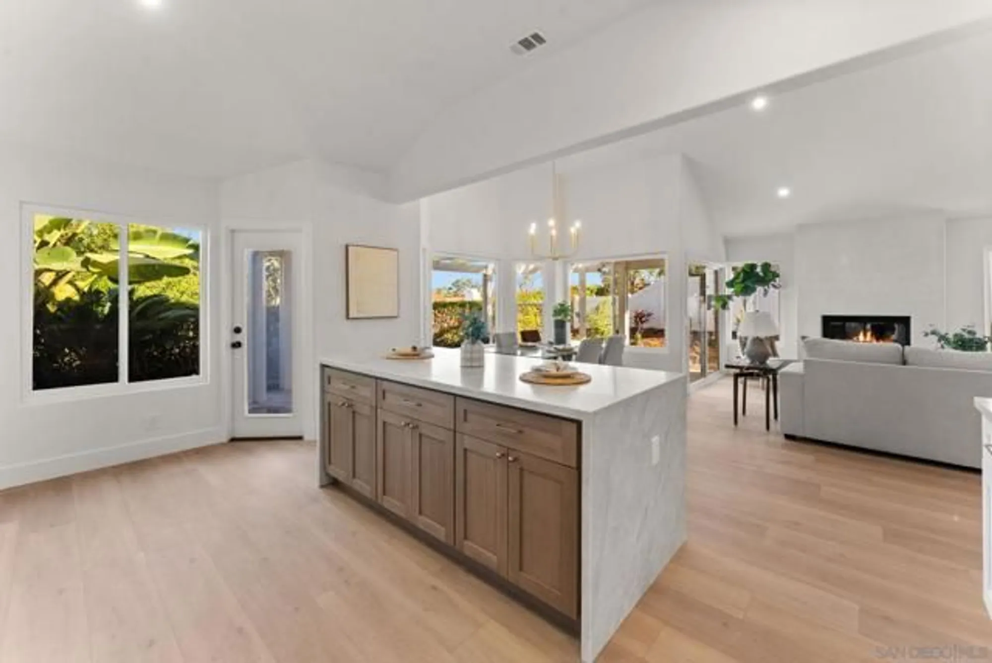 Property Slideshow image 14 of 33 | 5030 alicante way, Oceanside, CA, 92056