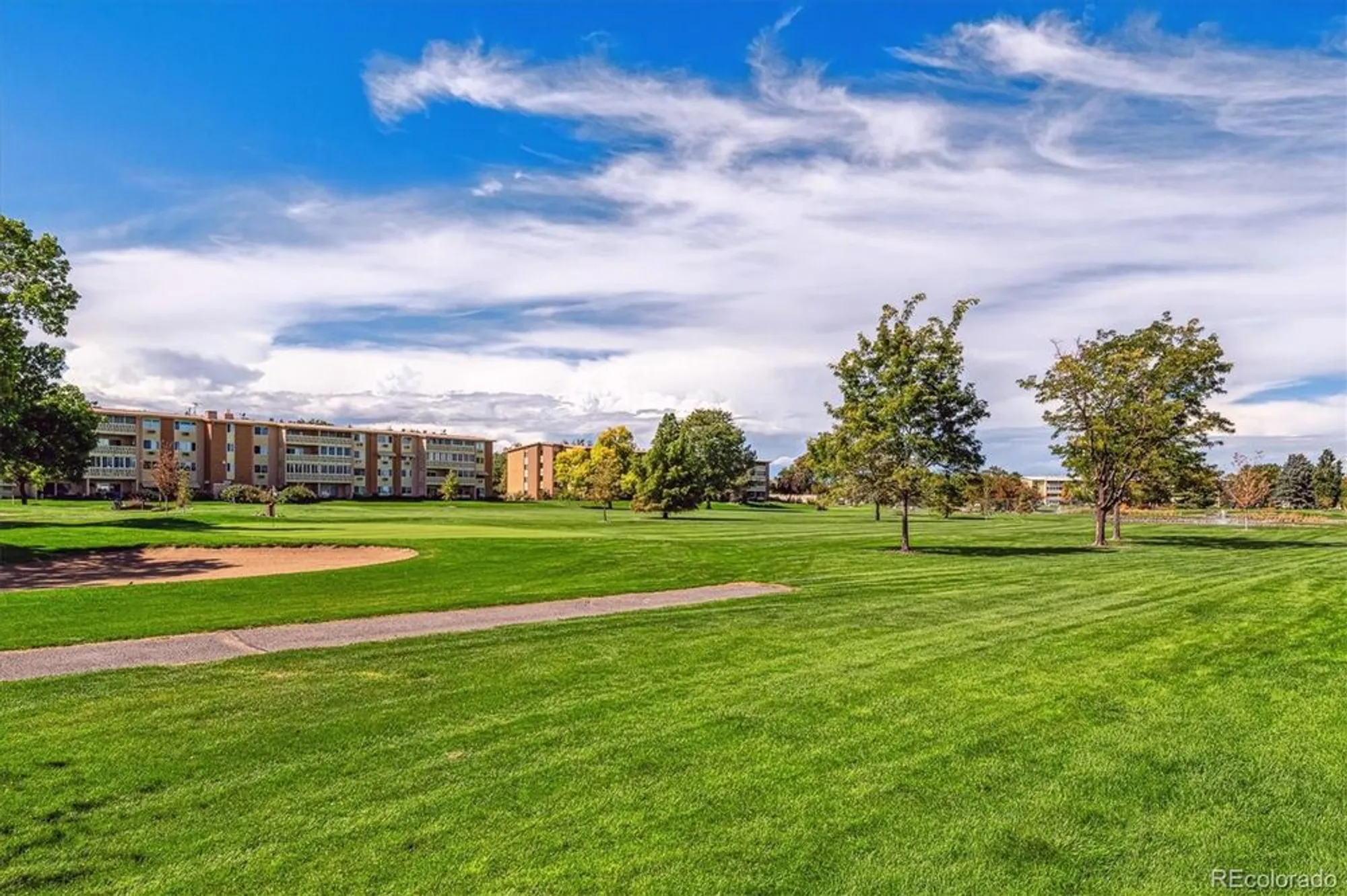 Property Slideshow image 2 of 36 | 725 s clinton st apt 13b, Denver, CO, 80247