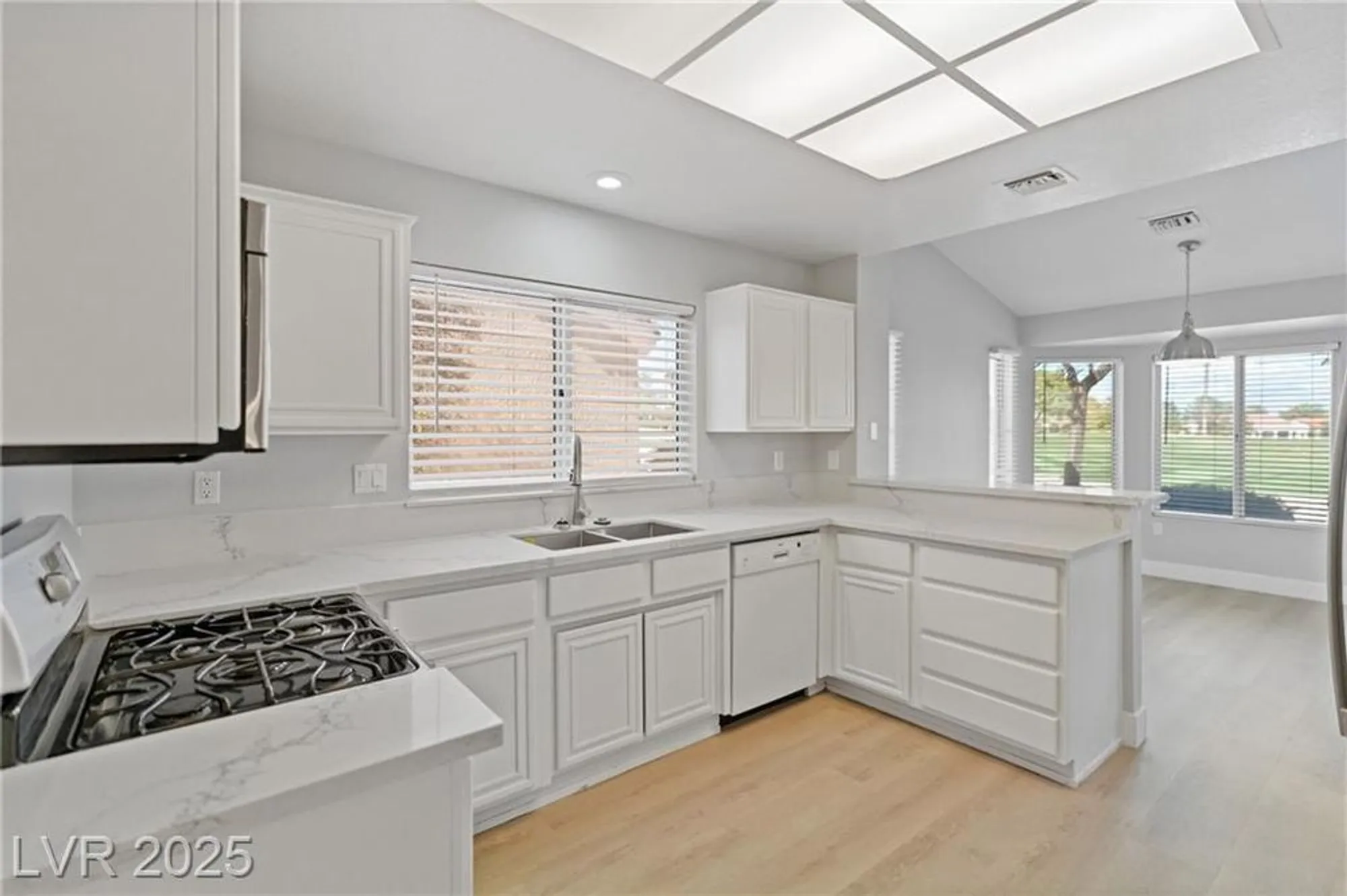 Property Slideshow image 13 of 32 | 9104 sundial dr, Las Vegas, NV, 89134