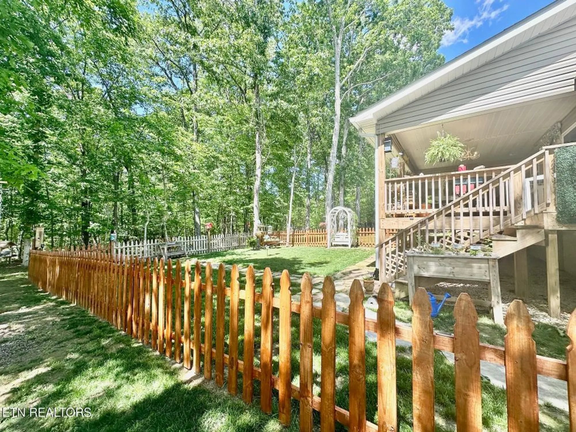 Property Slideshow image 26 of 27 | 311 lakeview dr, Crossville, TN, 38558