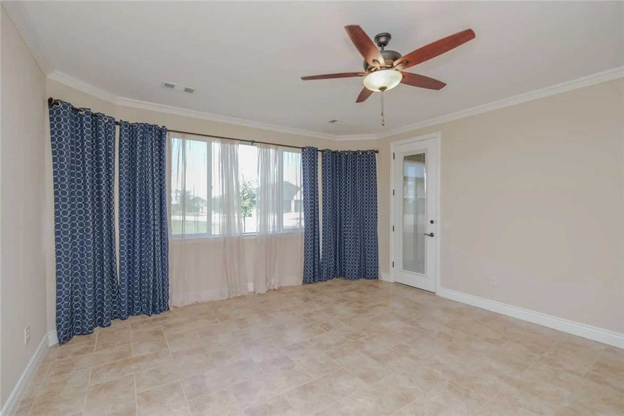 Property Slideshow image 27 of 36 | 12813 pumice ln, Denton, TX, 76207