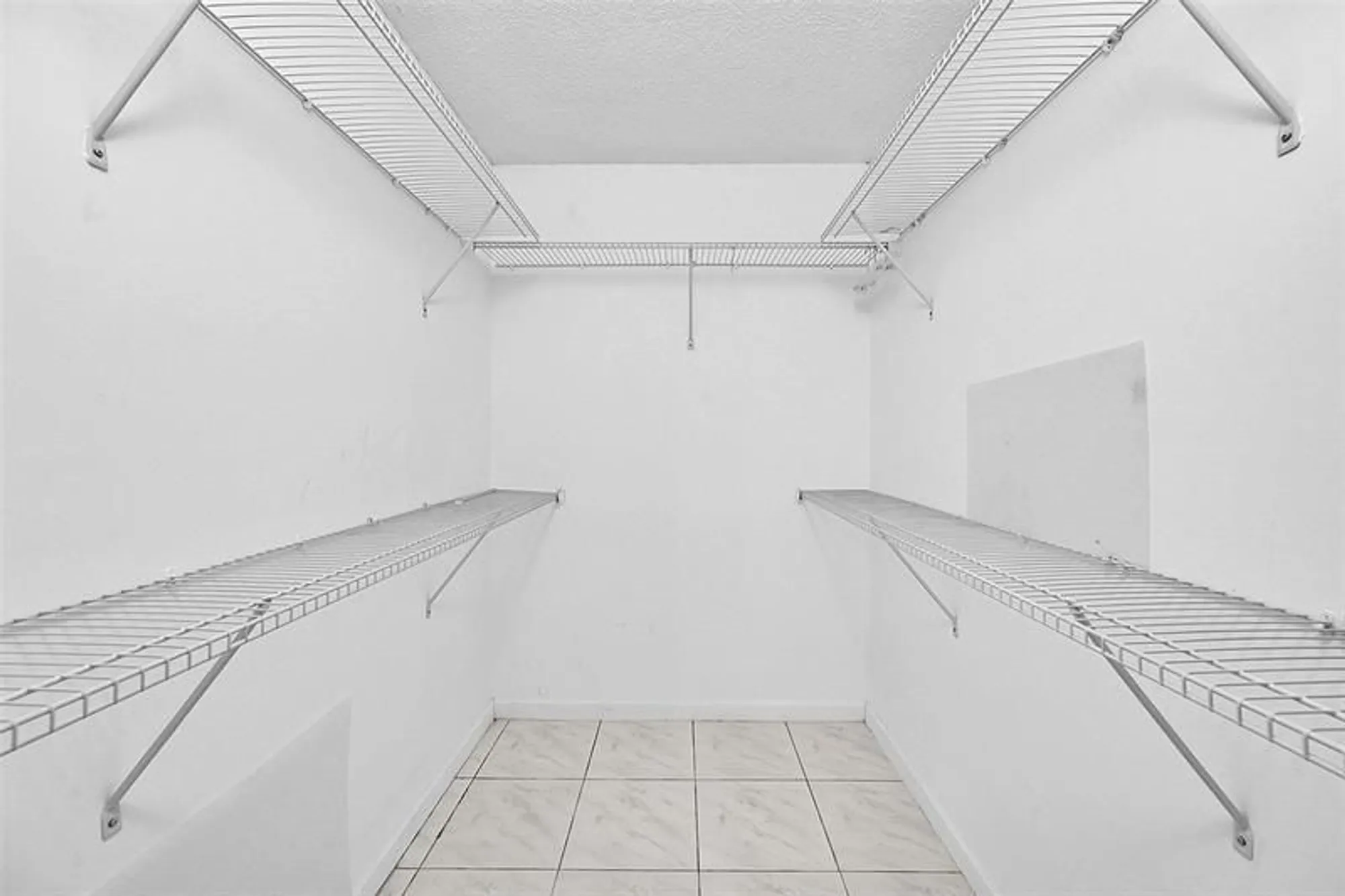 Property Slideshow image 17 of 33 | 9968 n belfort cir 108, Tamarac, FL, 33321