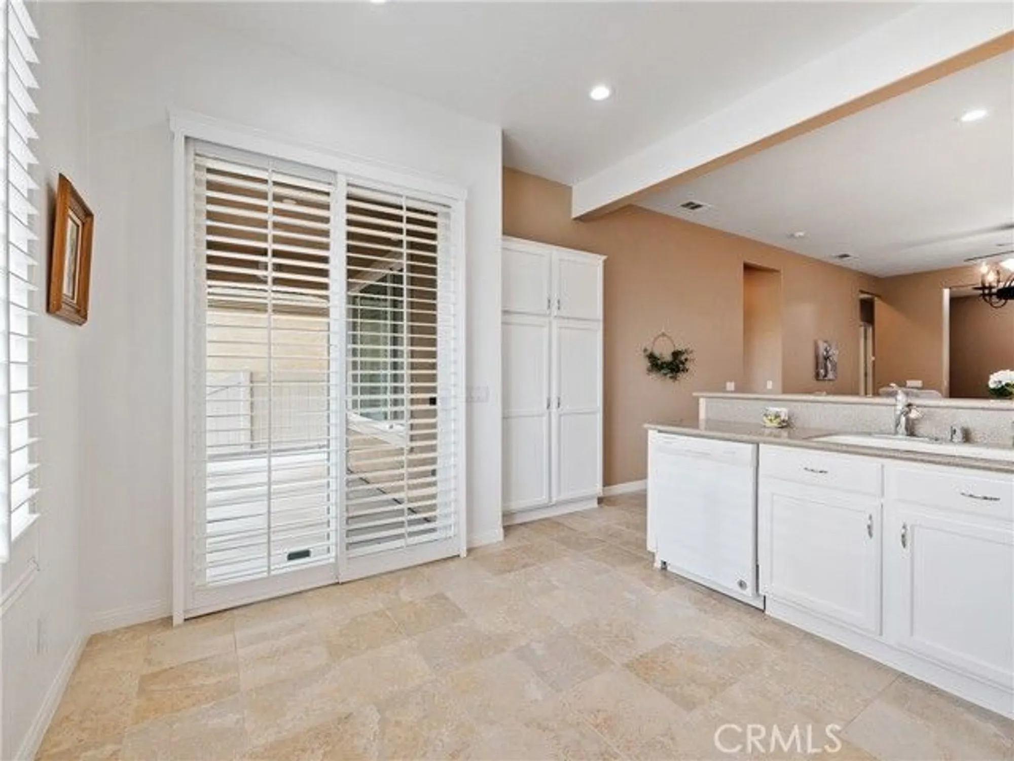 Property Slideshow image 22 of 36 | 10364 lakeshore dr, Apple Valley, CA, 92308