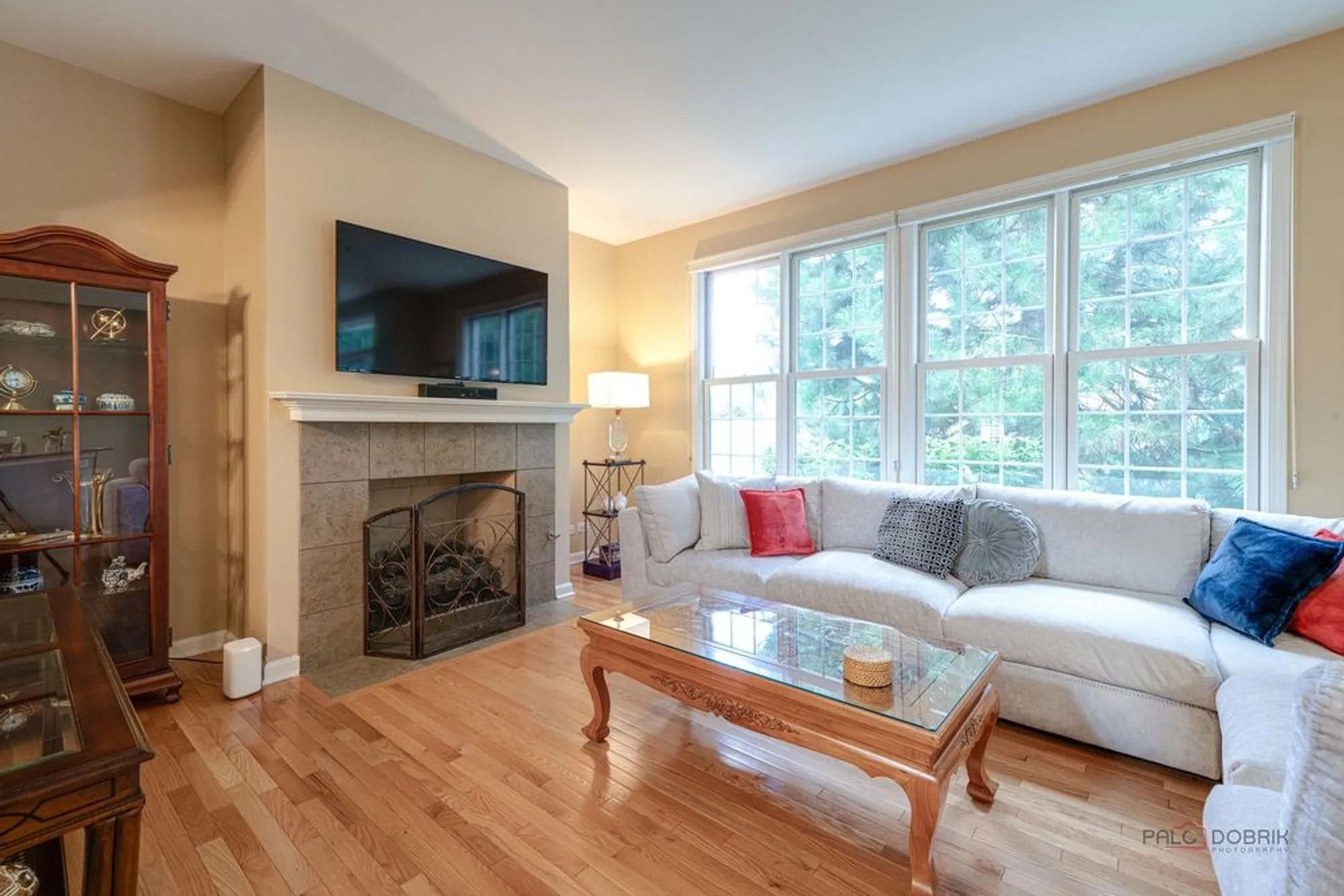 Property Slideshow image 11 of 36 | 1834 torrey pkwy, Libertyville, IL, 60048
