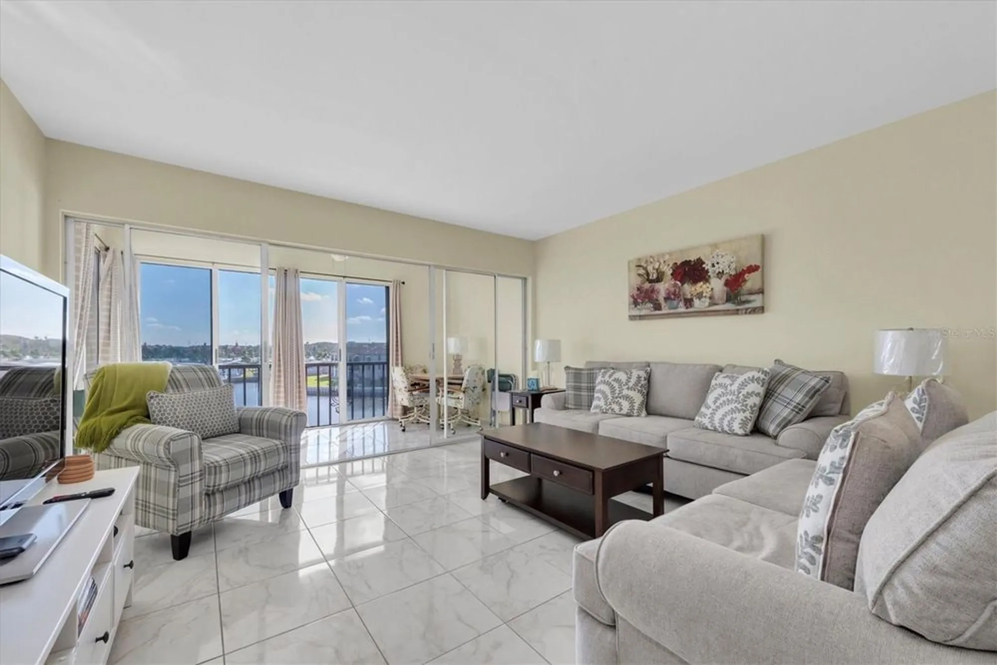 Property Slideshow image 7 of 33 | 19029 us highway 19 n apt 8-25, Clearwater, FL, 33764