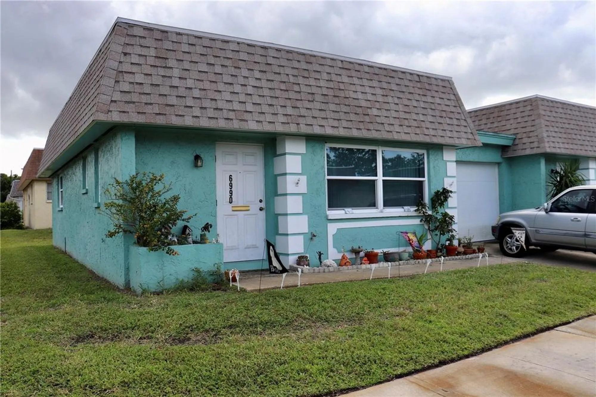 Property Slideshow image 1 of 14 | 6990 versailles n # 6990, Pinellas Park, FL, 33781
