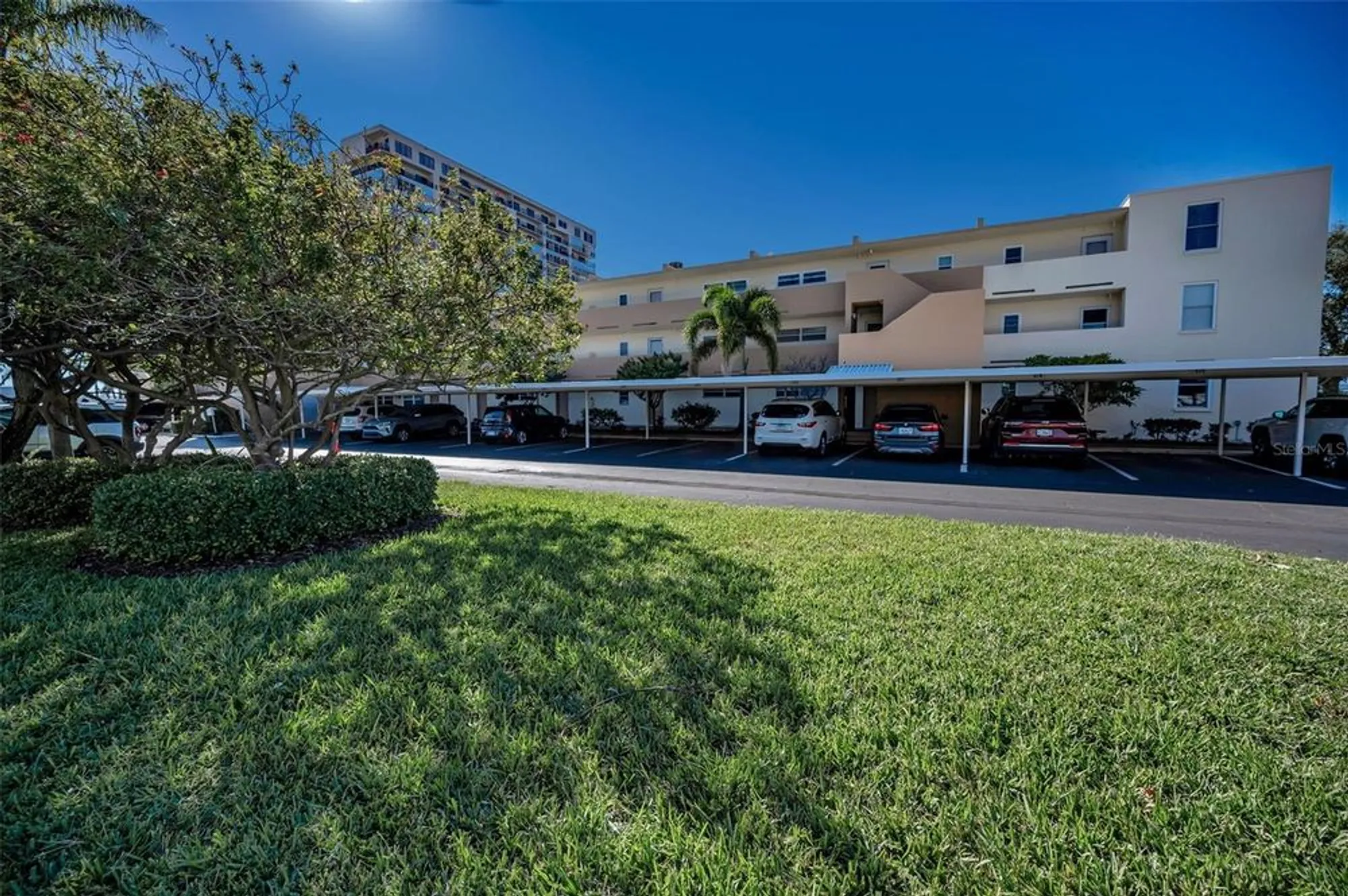 Property Slideshow image 32 of 75 | 7420 bay island dr 374, South Pasadena, FL, 33707