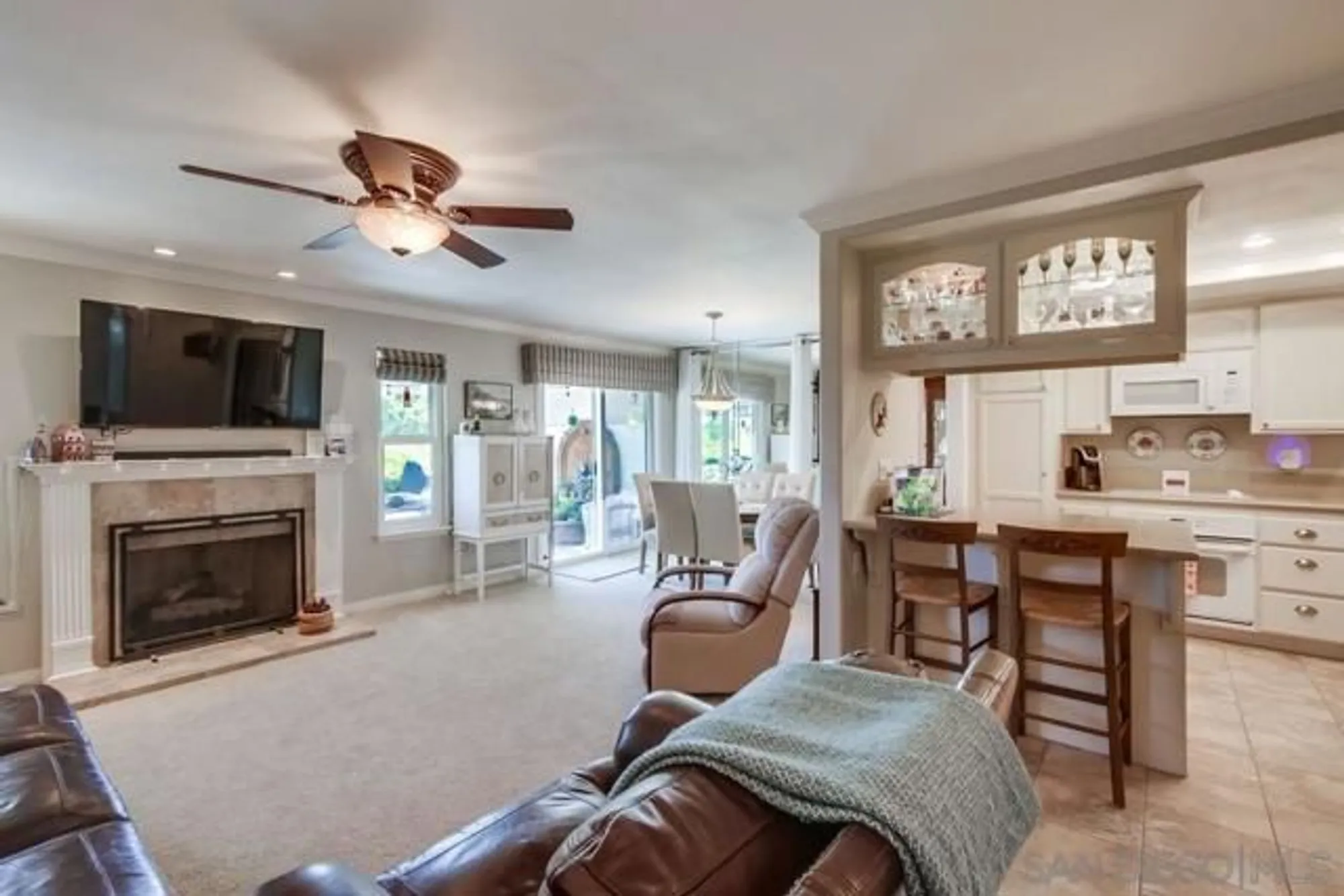 Property Slideshow image 9 of 40 | 1024 la tierra dr, San Marcos, CA, 92078
