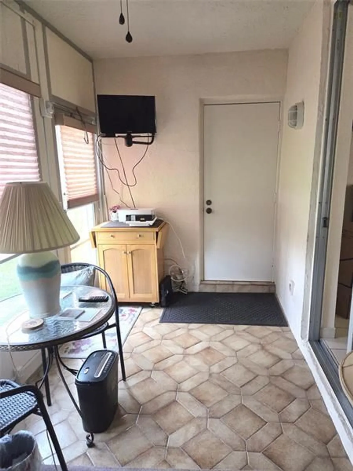 Property Slideshow image 16 of 21 | 6700 royal palm blvd 102d, Margate, FL, 33063