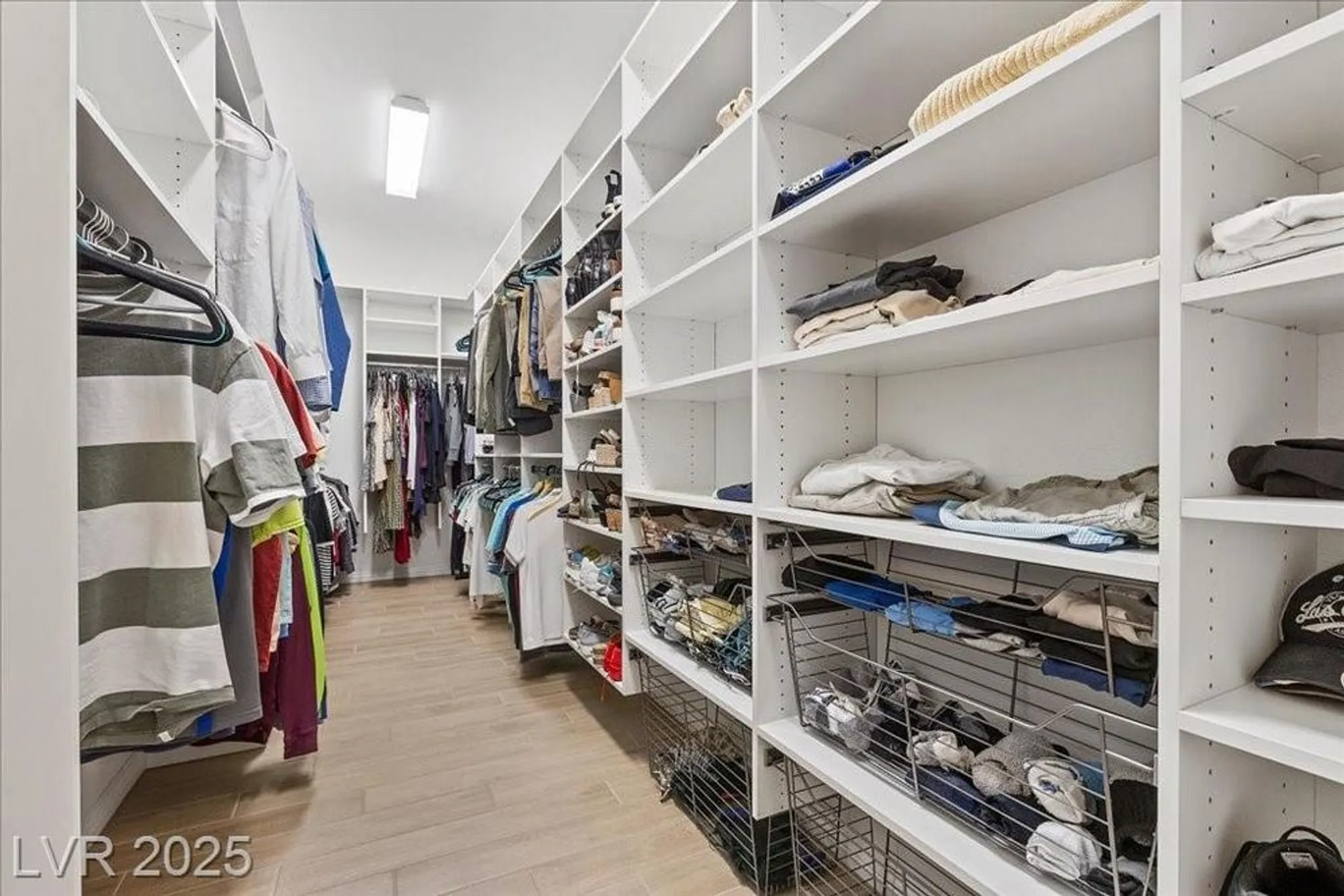 Property Slideshow image 39 of 77 | 6722 desert crimson st, Las Vegas, NV, 89148