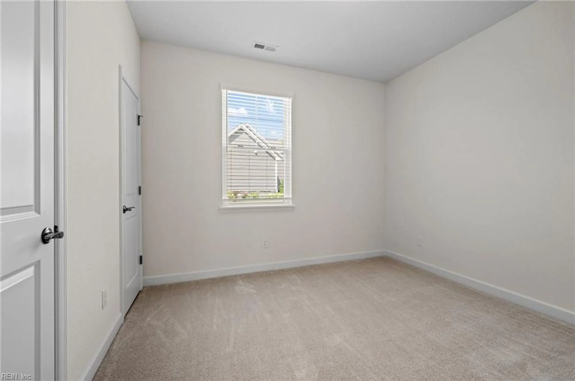 Property Slideshow image 17 of 47 | 2000 venture way b, Suffolk, VA, 23434