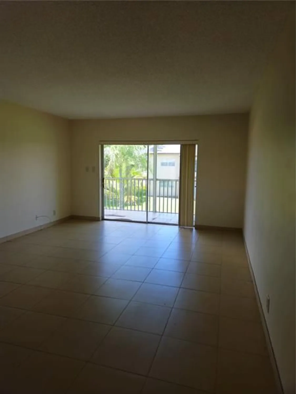 Property Slideshow image 17 of 35 | 7500 nw 5th pl apt 201, Margate, FL, 33063