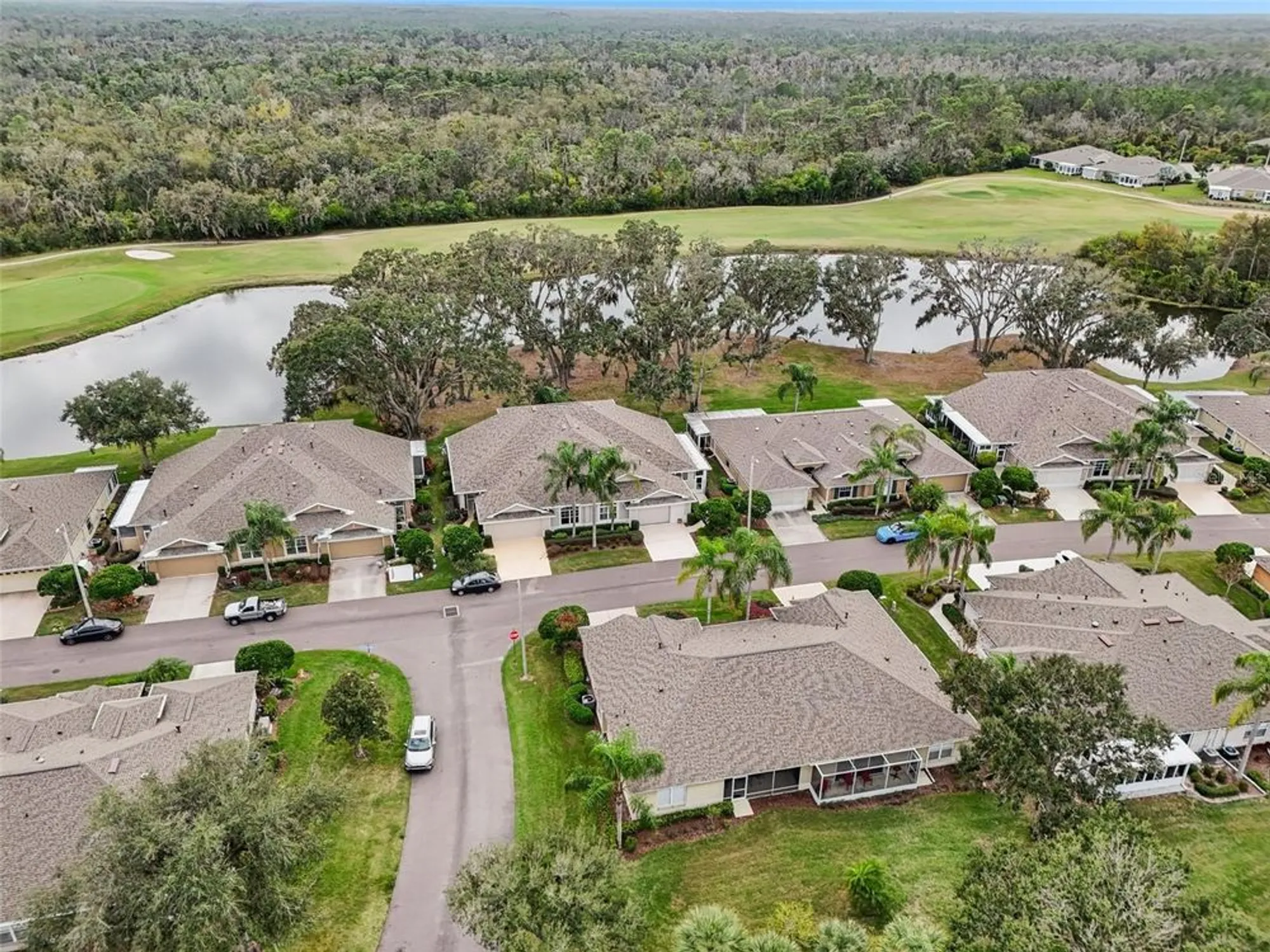 Property Slideshow image 32 of 61 | 2103 grantham greens dr, Sun City Center, FL, 33573