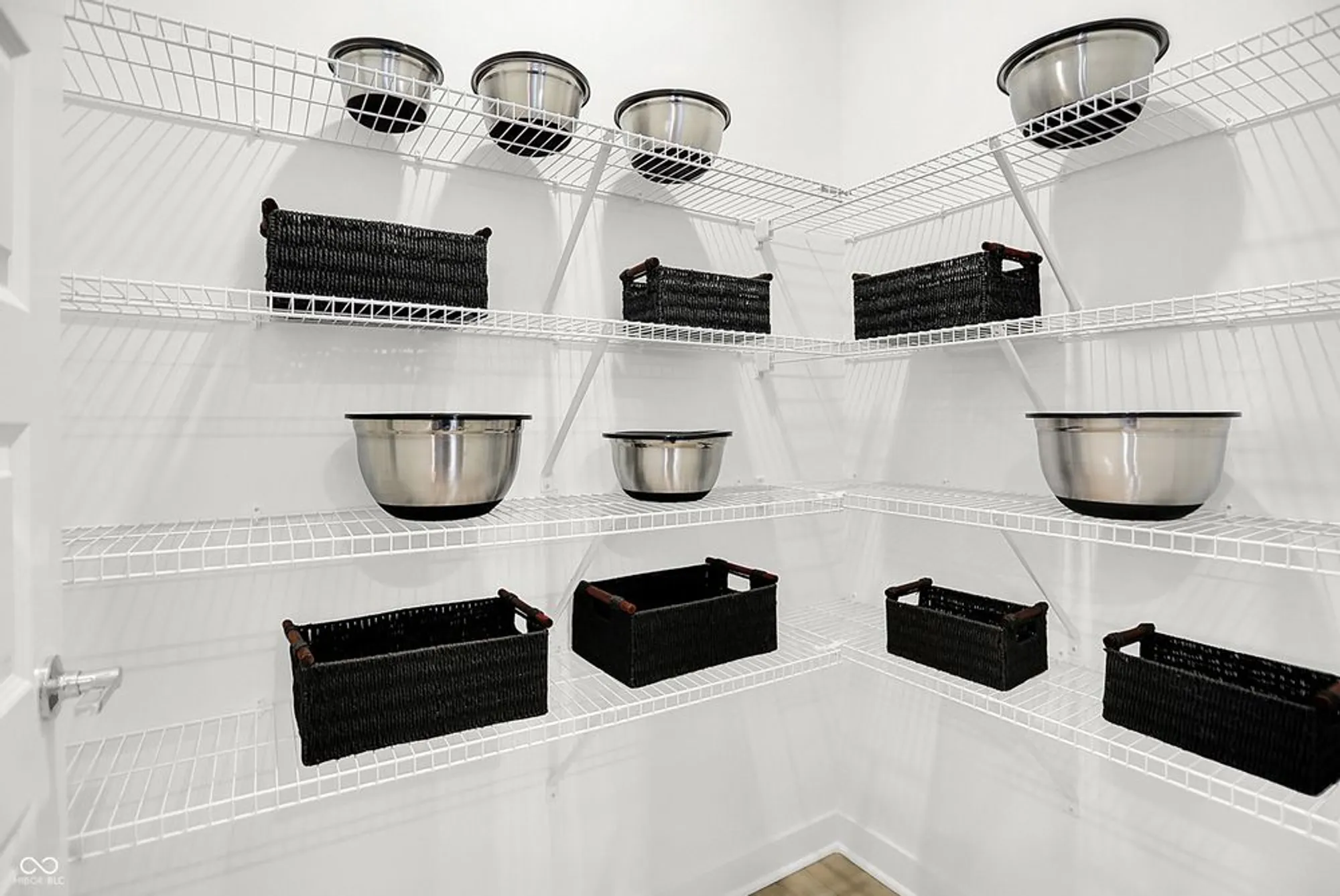 Property Slideshow image 13 of 31 | 5339 nettleton way, Avon, IN, 46123