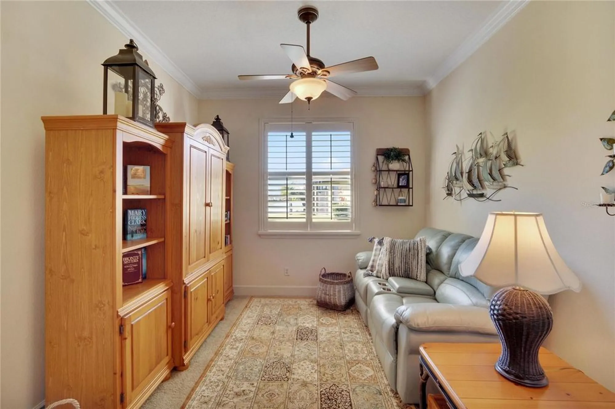 Property Slideshow image 35 of 67 | 204 mystic falls dr, Apollo Beach, FL, 33572
