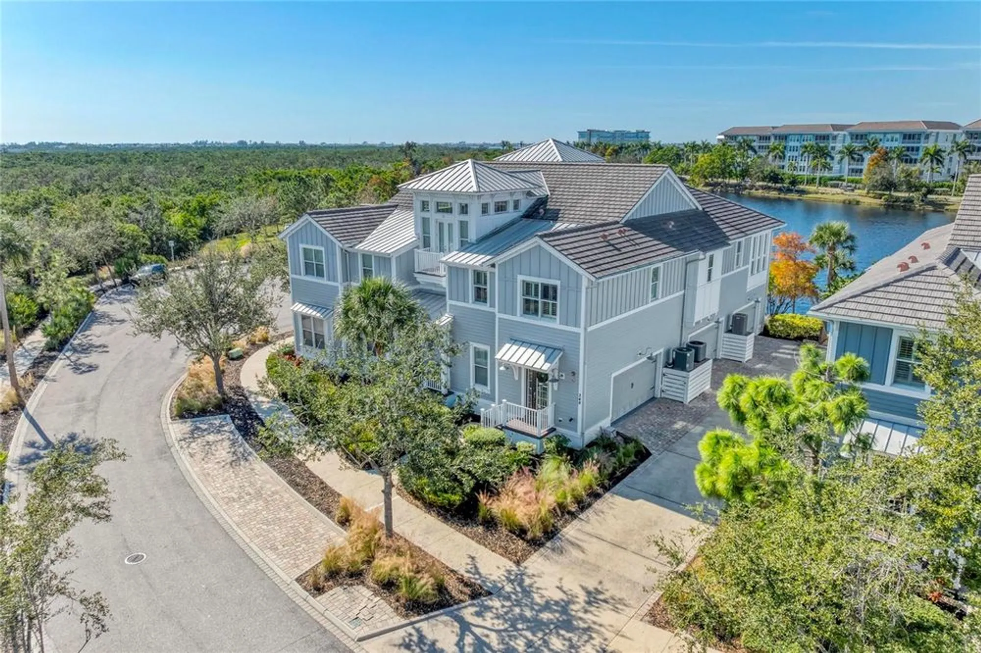 Property Slideshow image 4 of 100 | 348 sapphire lake dr unit 201, Bradenton, FL, 34209