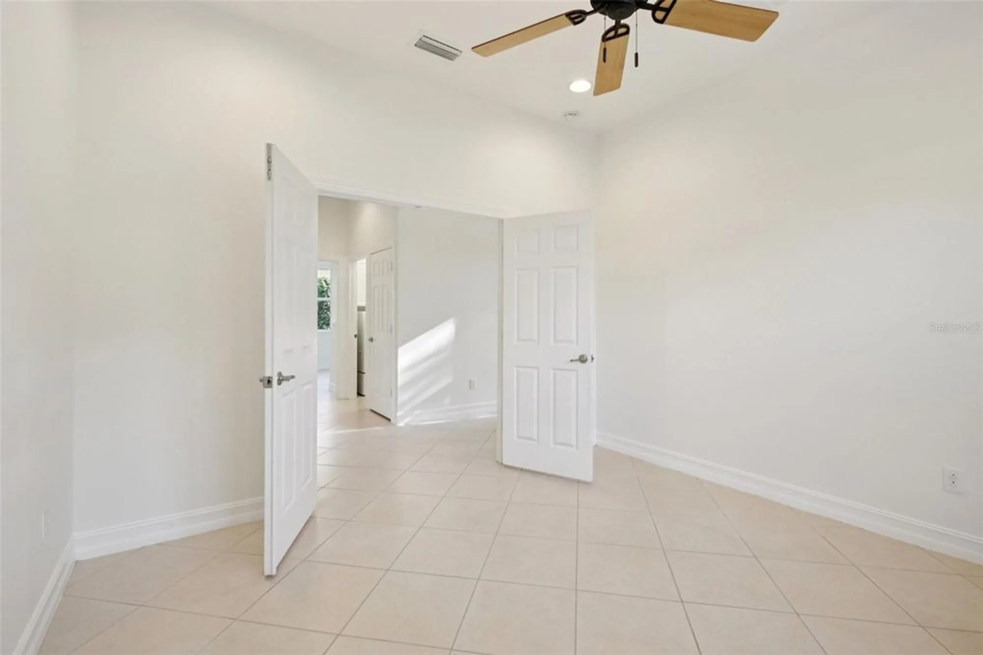 Property Slideshow image 30 of 53 | 5004 sandy brook cir, Wimauma, FL, 33598