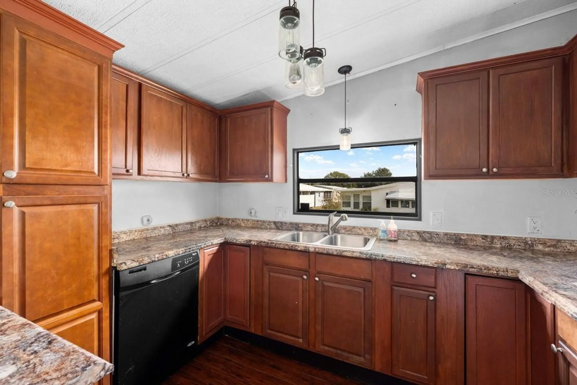 Property Slideshow image 8 of 27 | 4903 deerwood dr, Lakeland, FL, 33810