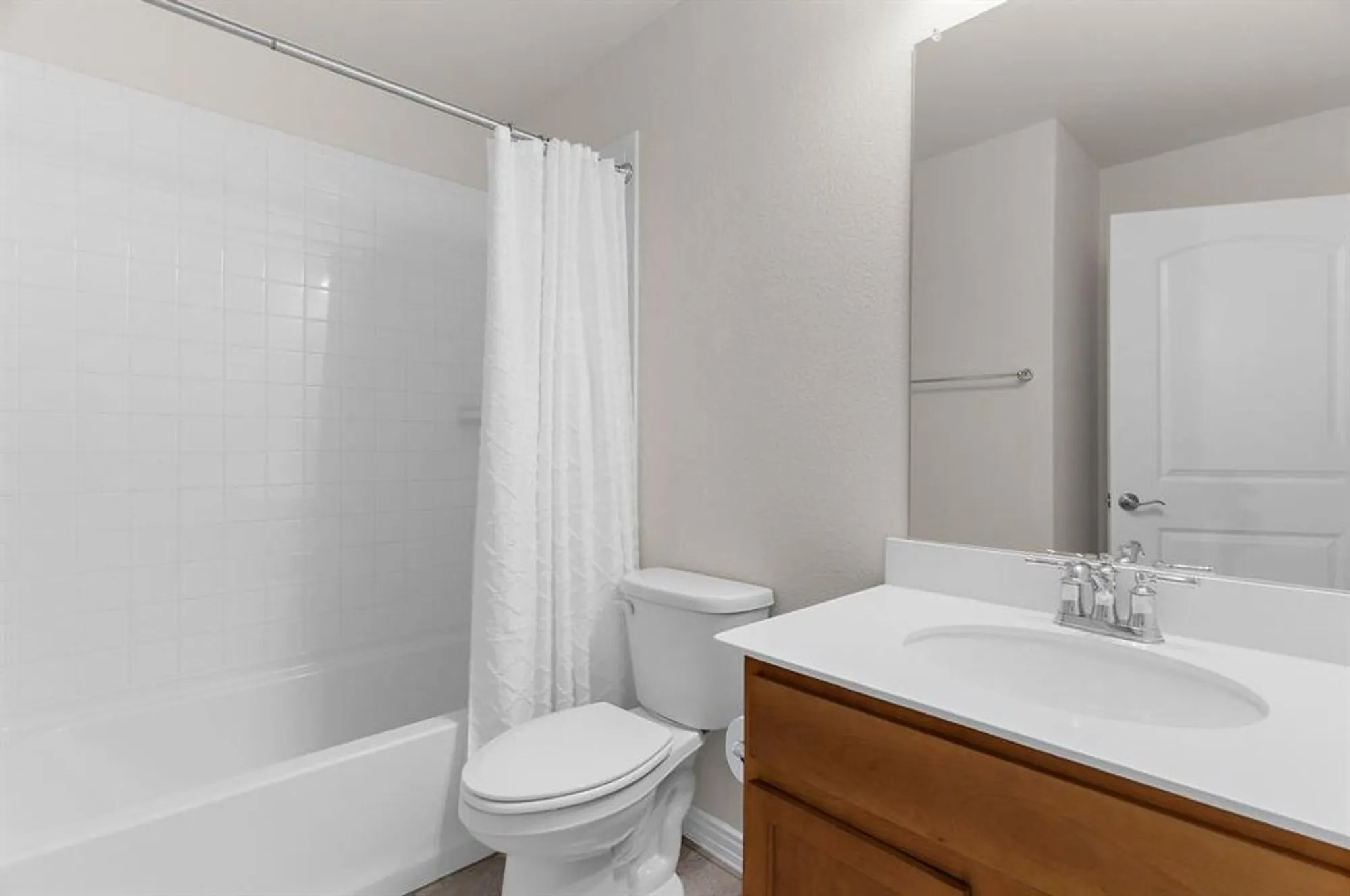 Property Slideshow image 23 of 30 | 825 hidden eddy dr, Mckinney, TX, 75071