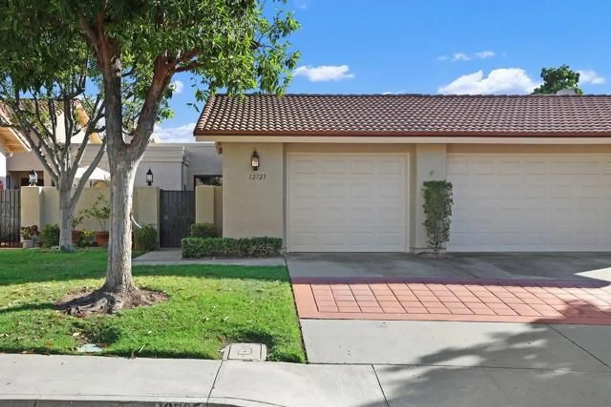 Property Slideshow image 2 of 50 | 12725 via nasca, San Diego, CA, 92128
