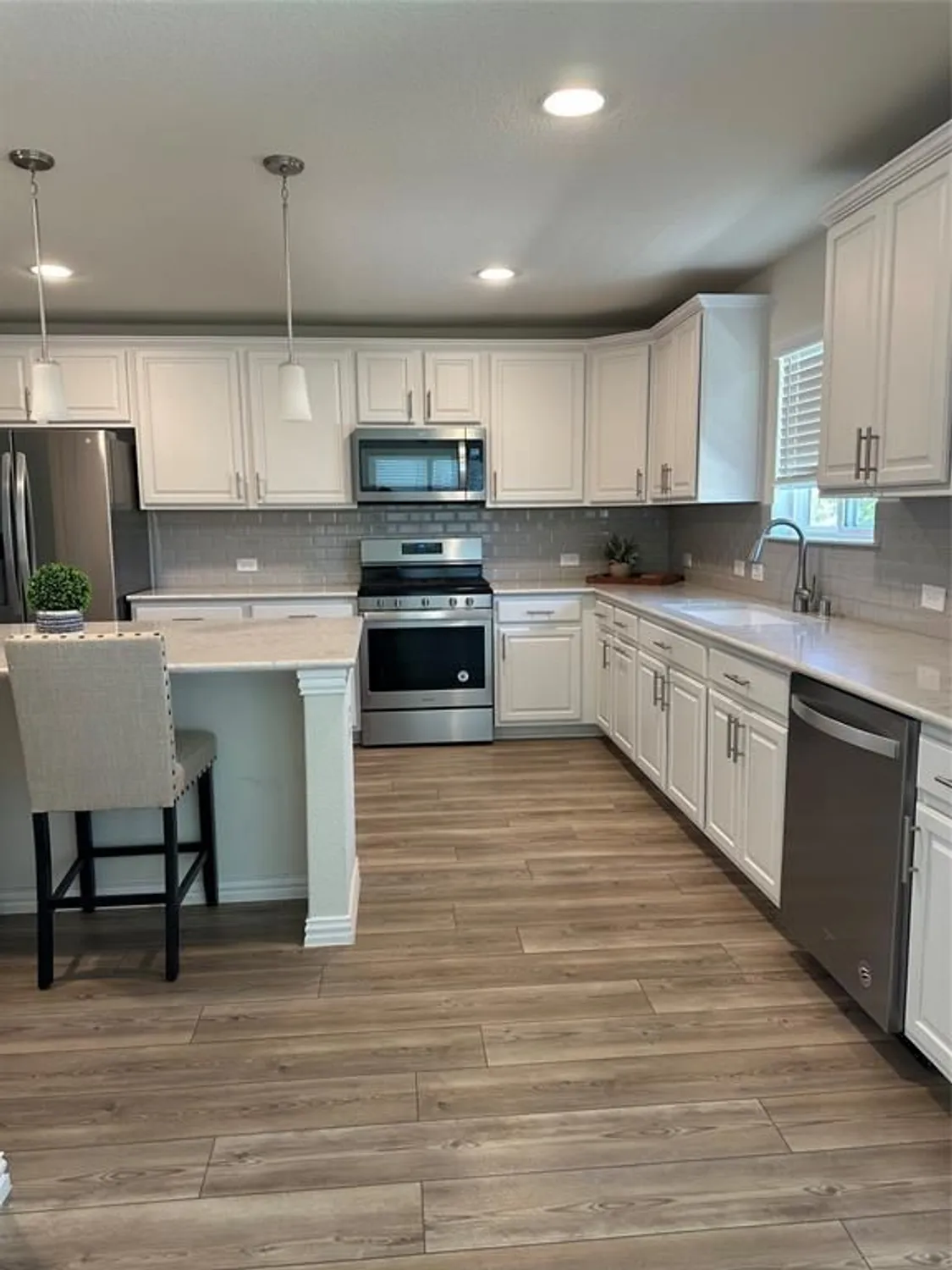 Property Slideshow image 4 of 15 | 841 hidden eddy dr, Mckinney, TX, 75071