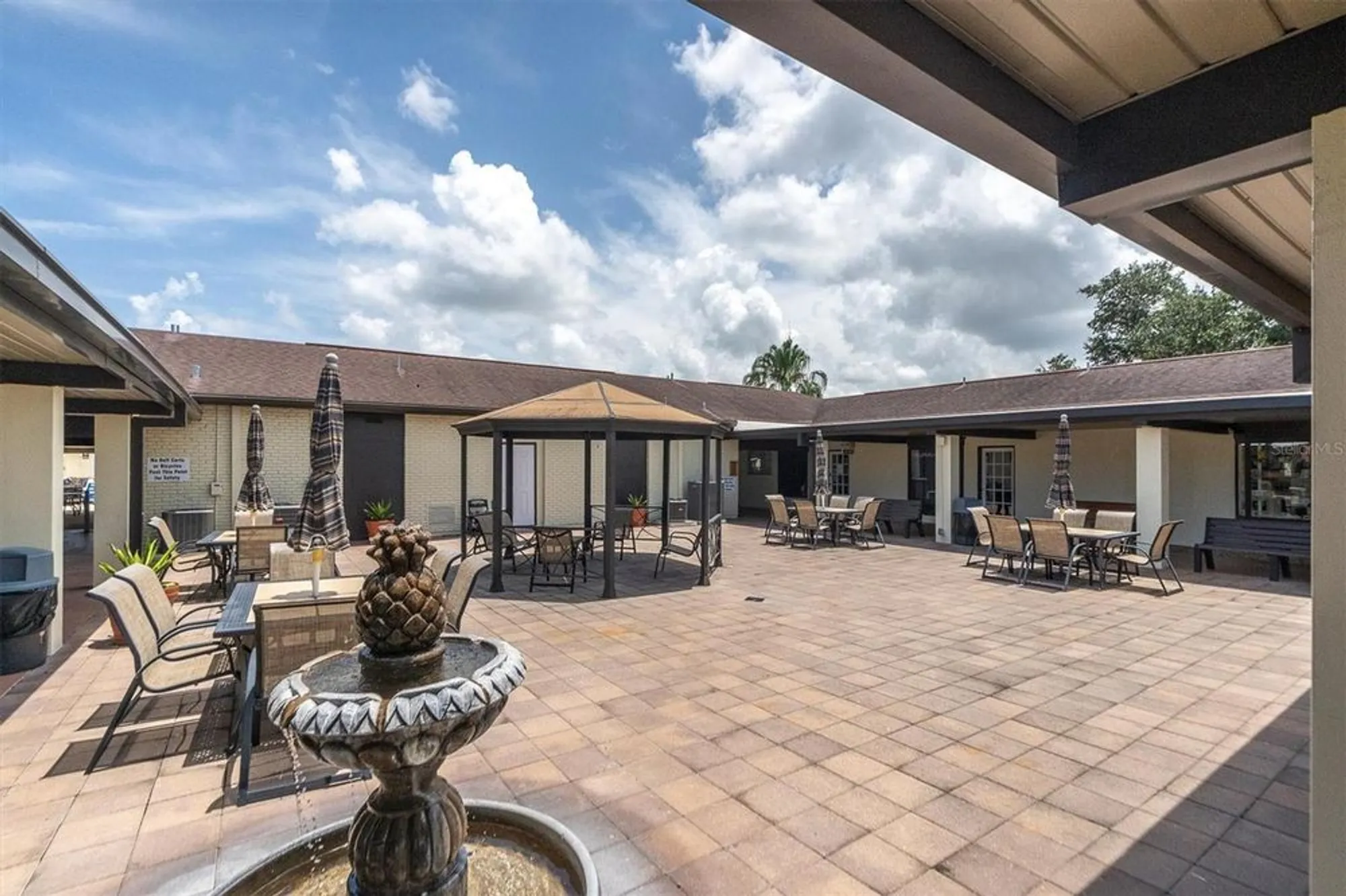 Property Slideshow image 48 of 54 | 301 thorn hill pl, Sun City Center, FL, 33573