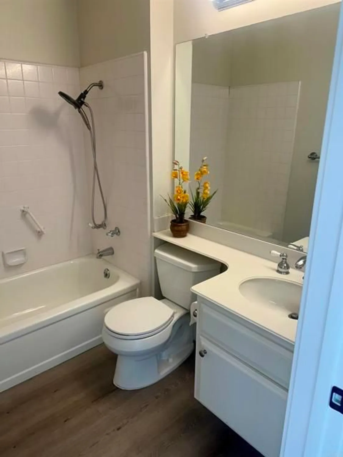 Property Slideshow image 4 of 19 | 245 fairlee ln, Encinitas, CA, 92024