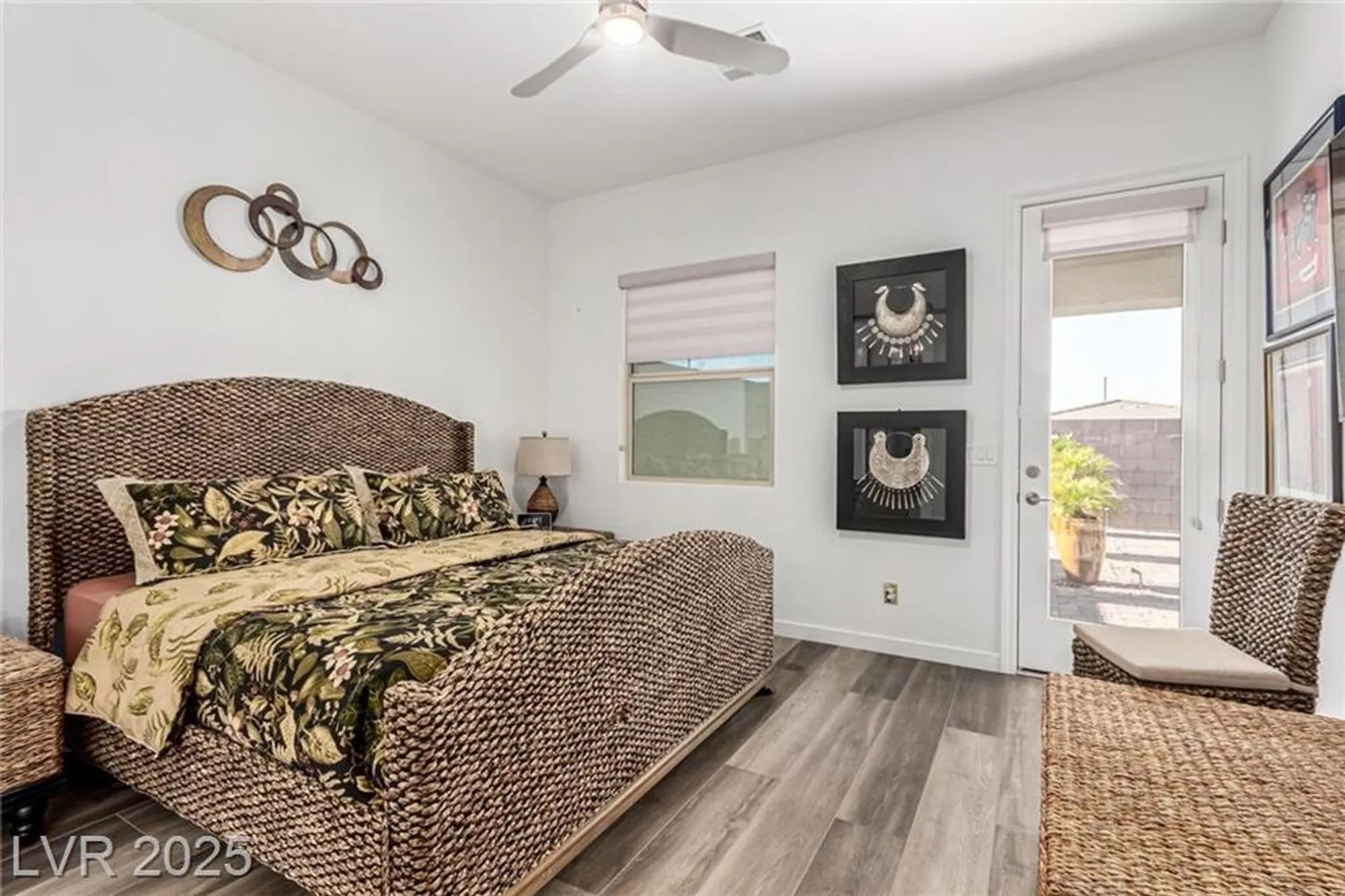 Property Slideshow image 16 of 43 | 685 sunray park st, Henderson, NV, 89011