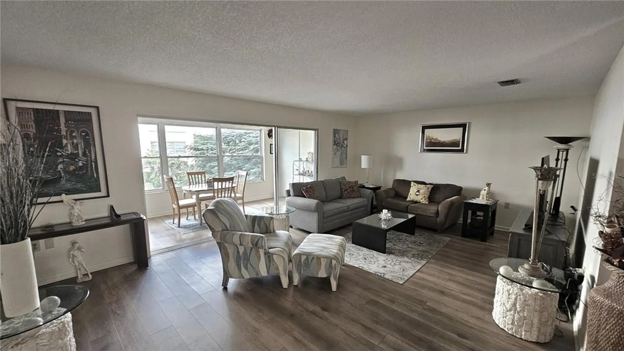 Property Slideshow image 11 of 43 | 2960 59th st 202, Gulfport, FL, 33707