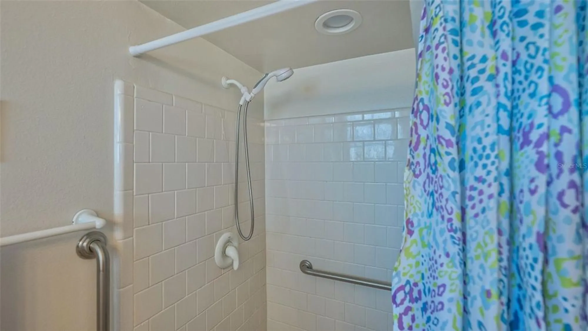 Property Slideshow image 33 of 86 | 2016 riverbluff pkwy v328, Sarasota, FL, 34231