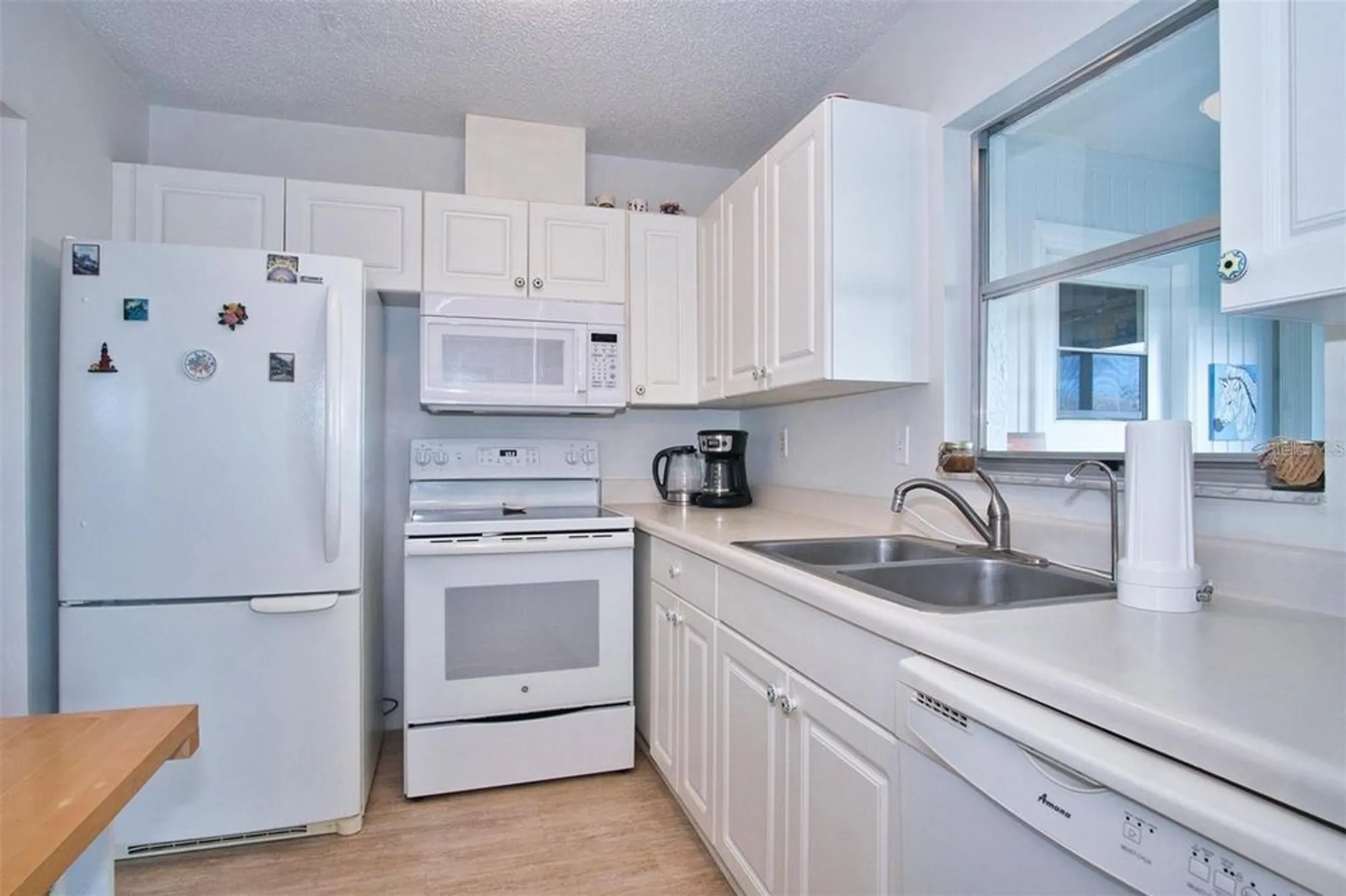 Property Slideshow image 2 of 30 | 1906 canterbury ln unit 32, Sun City Center, FL, 33573