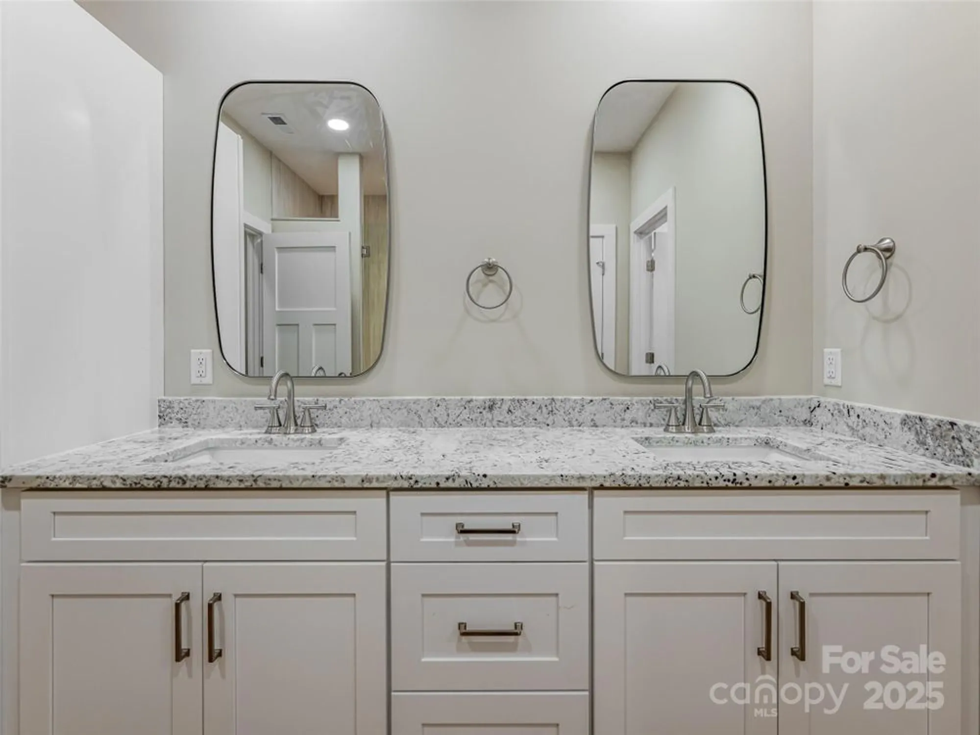 Property Slideshow image 29 of 48 | 281 carriage crest dr, Hendersonville, NC, 28791