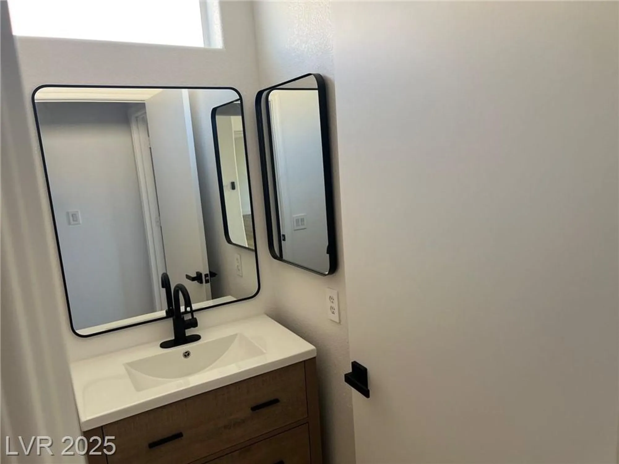 Property Slideshow image 7 of 21 | 10012 bundella dr, Las Vegas, NV, 89134