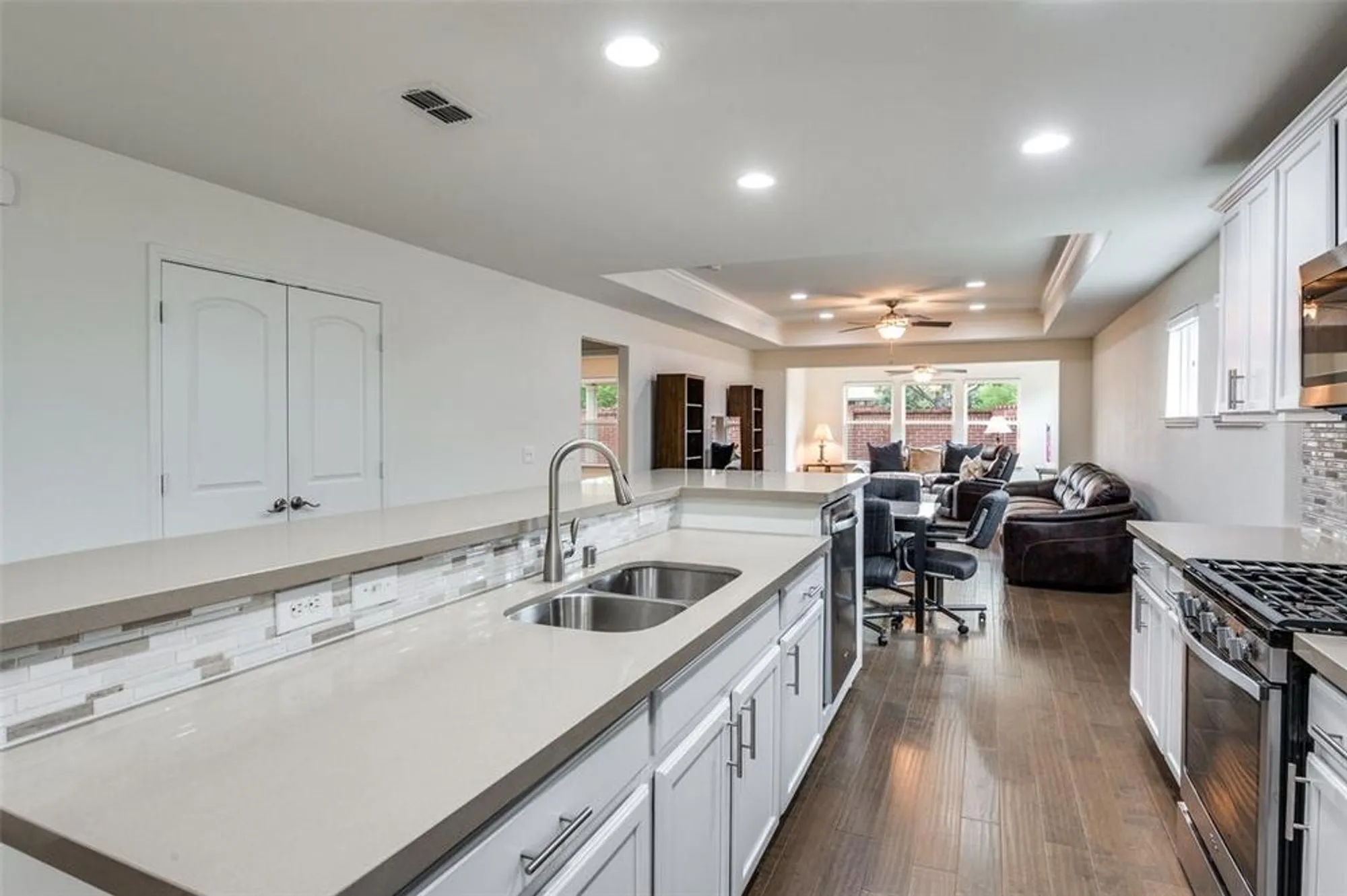 Property Slideshow image 7 of 25 | 8040 cool river dr, Frisco, TX, 75036