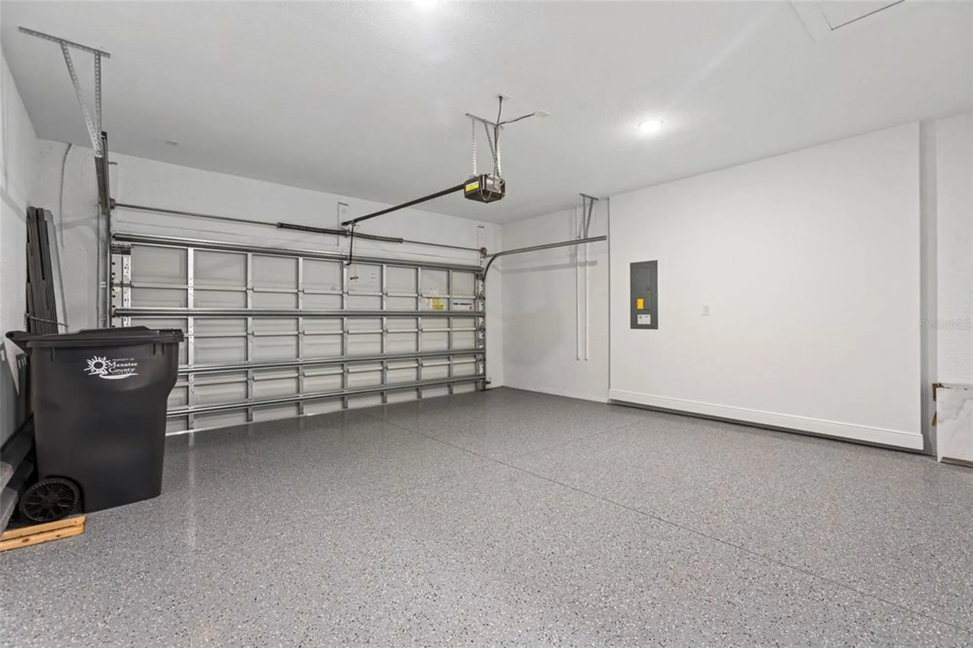 Property Slideshow image 18 of 49 | 4984 fairhope cir, Lakewood Ranch, FL, 34211