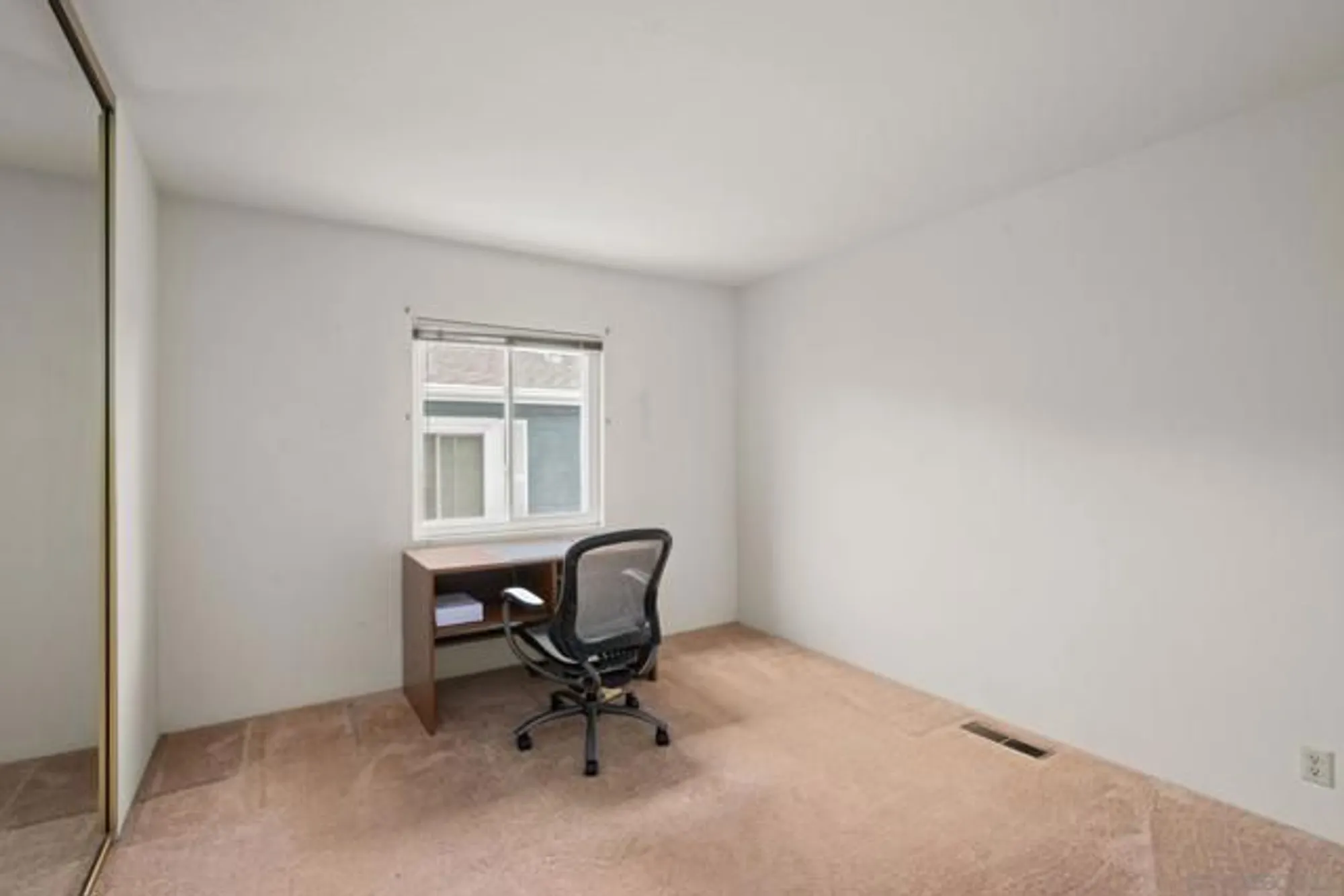 Property Slideshow image 29 of 37 | 4465 topaz ln, Oceanside, CA, 92056