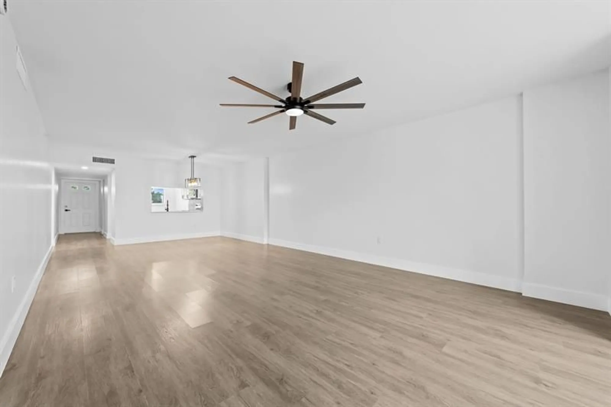 Property Slideshow image 13 of 20 | 4734 lucerne lakes blvd 303, Lake Worth, FL, 33467