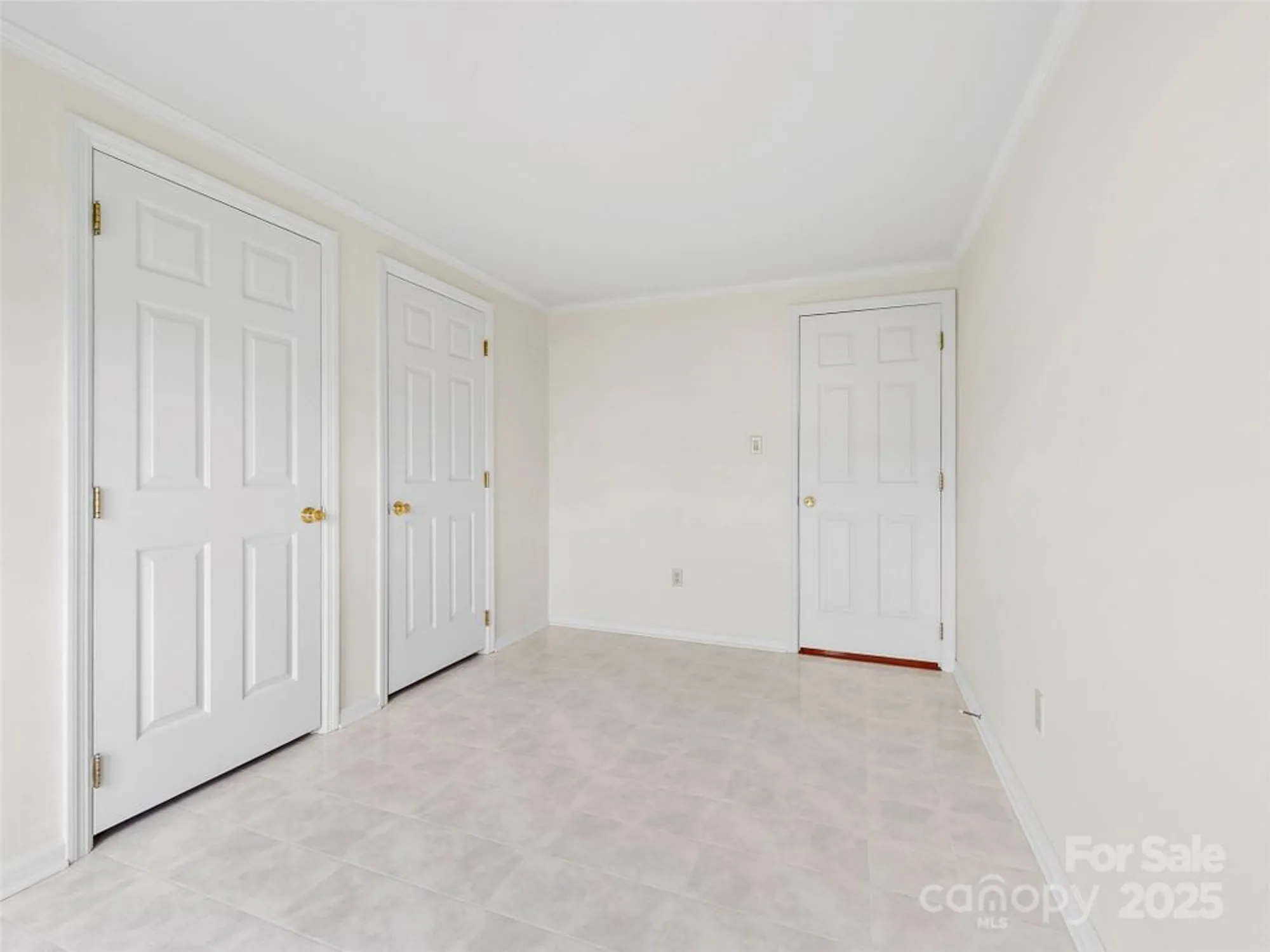 Property Slideshow image 17 of 19 | 233 white ash cir, Hendersonville, NC, 28739