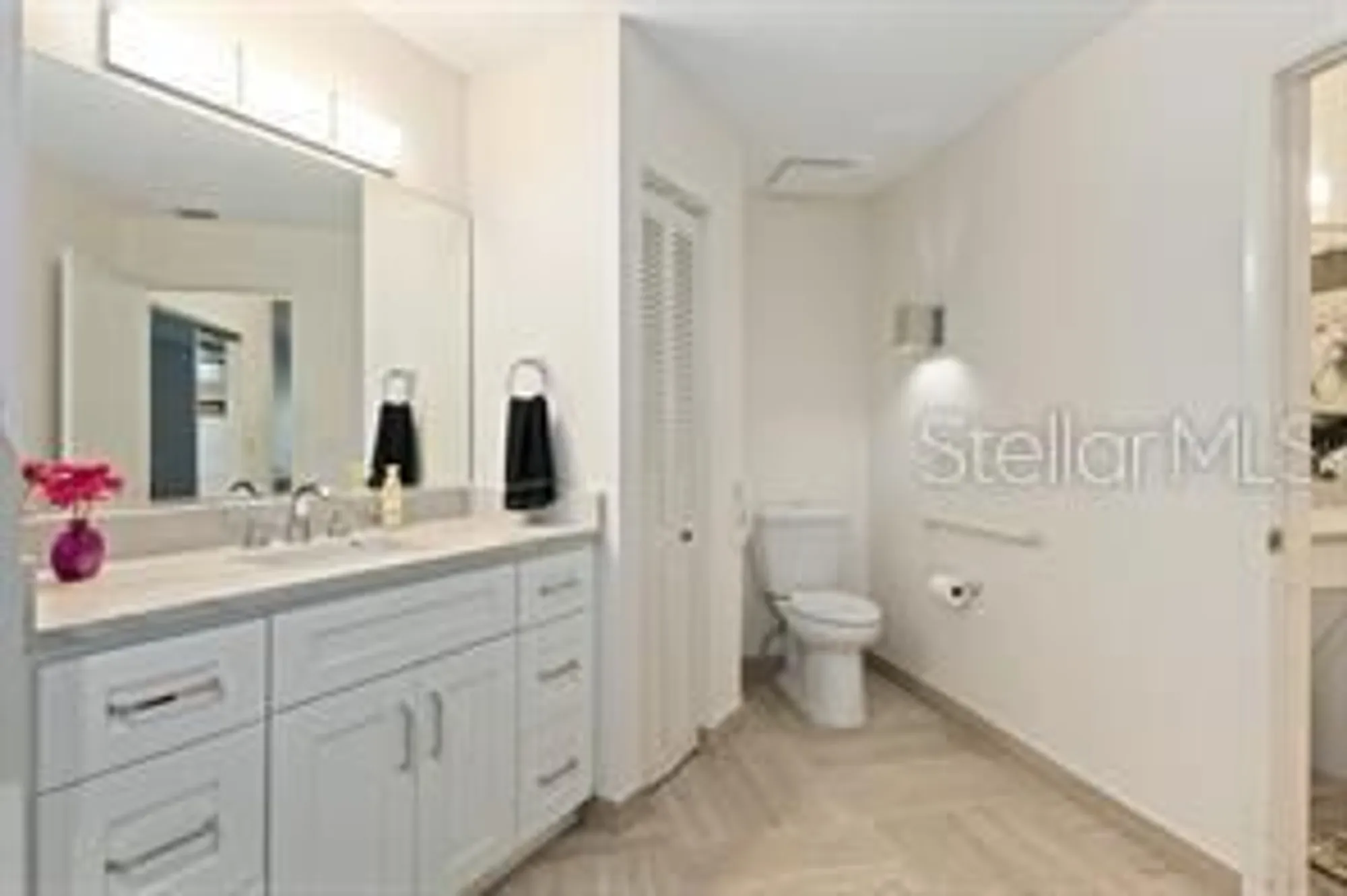 Property Slideshow image 32 of 52 | 5259 heron way # 103, Sarasota, FL, 34231