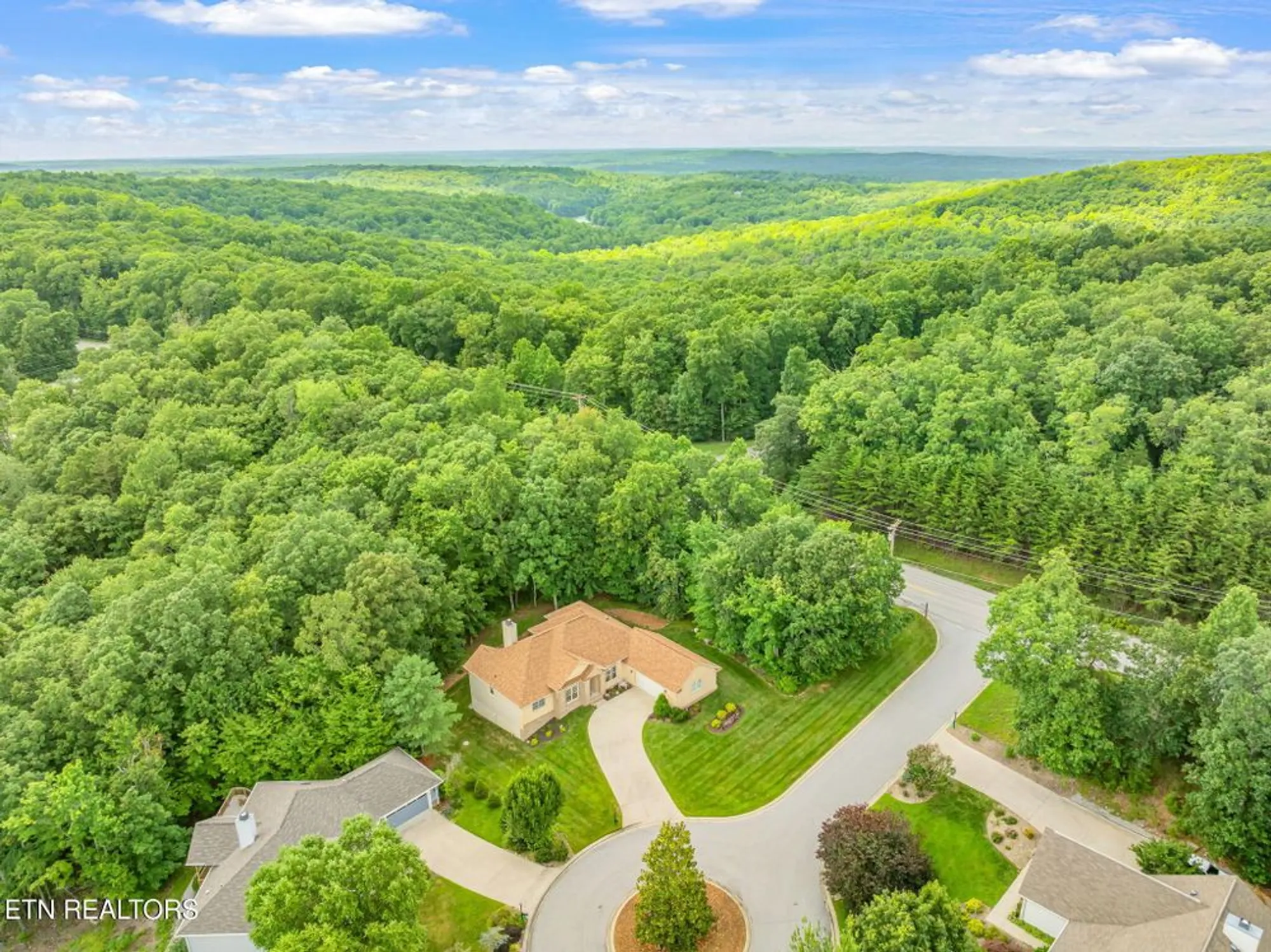 Property Slideshow image 9 of 45 | 12 dewsbury ter, Crossville, TN, 38558