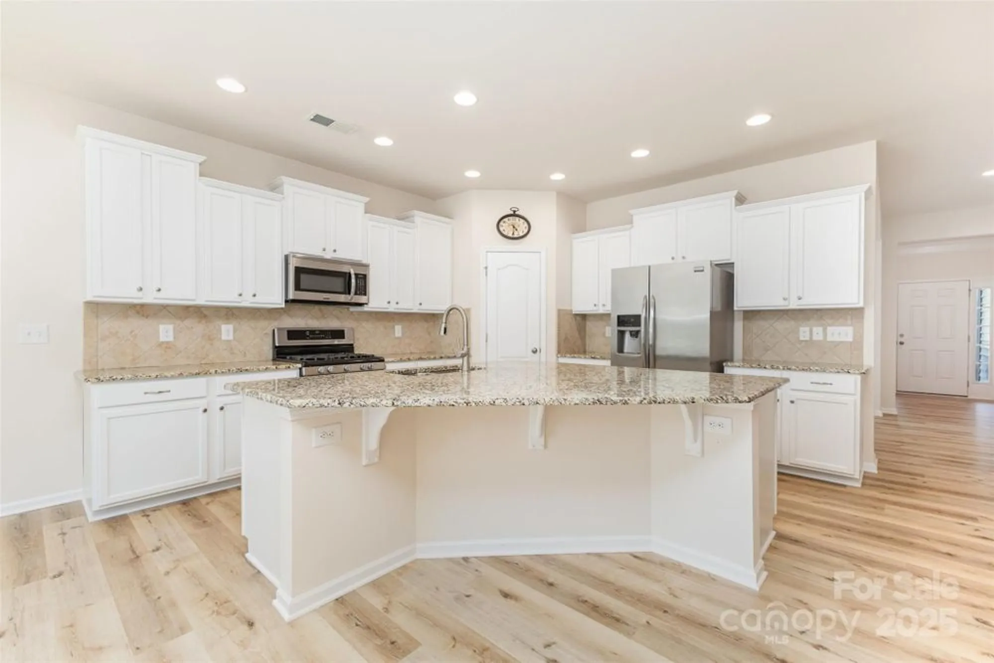 Property Slideshow image 18 of 28 | 6007 edinburgh ln, Fort Mill, SC, 29707