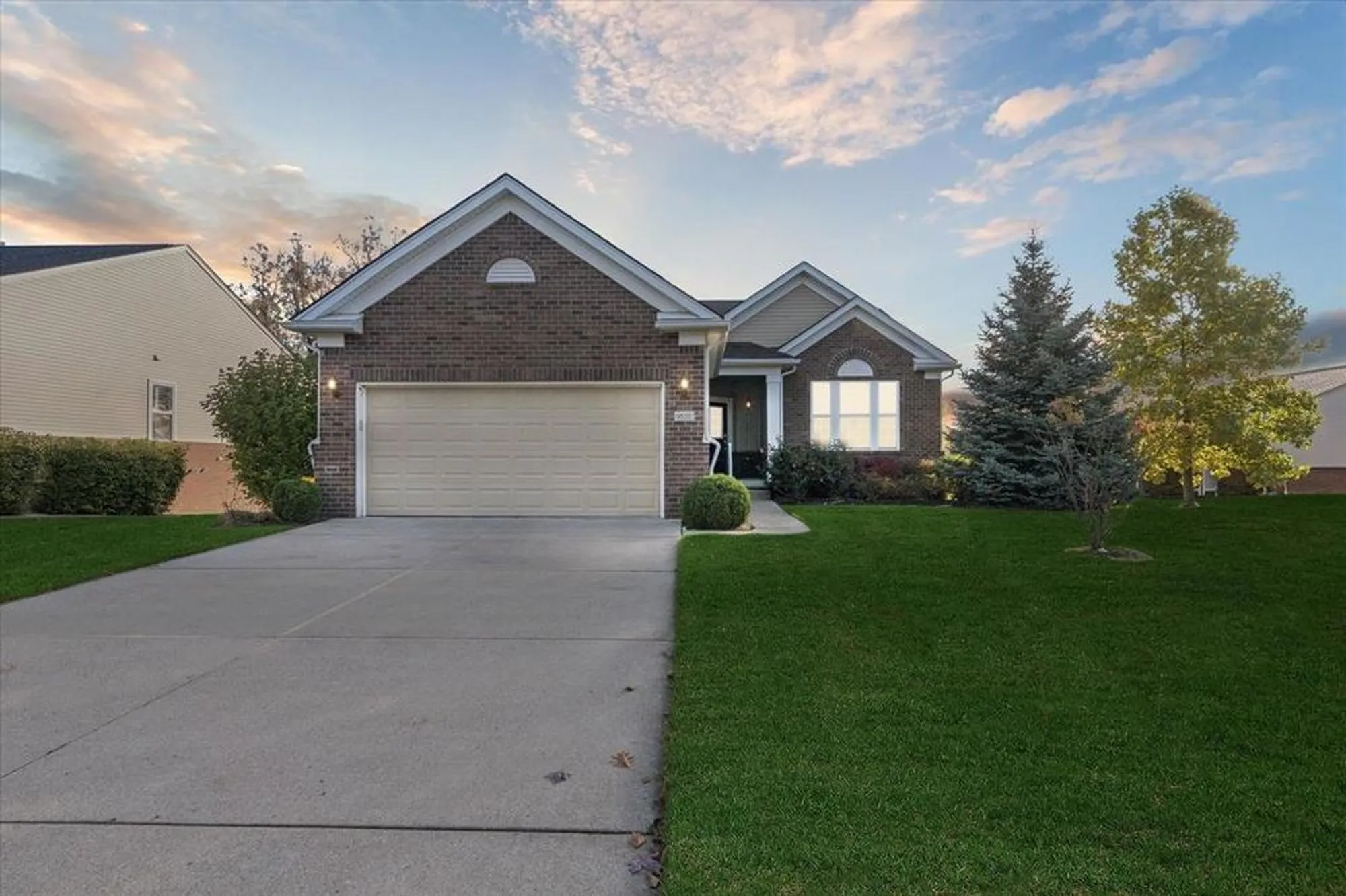 Property Slideshow image 1 of 67 | 9525 pine valley dr, Grand Blanc, MI, 48439