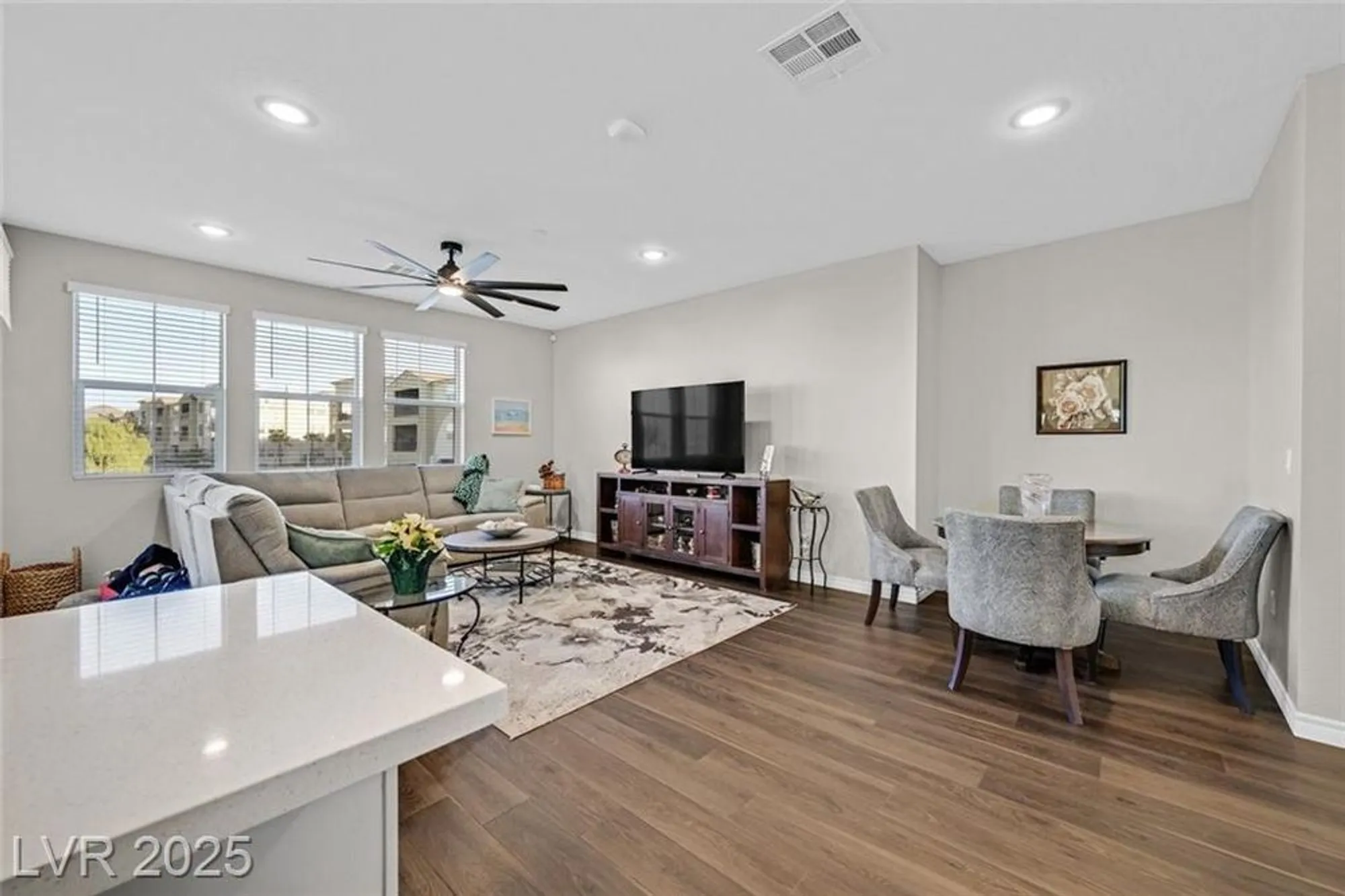 Property Slideshow image 13 of 47 | 2555 hampton rd 10301, Henderson, NV, 89052