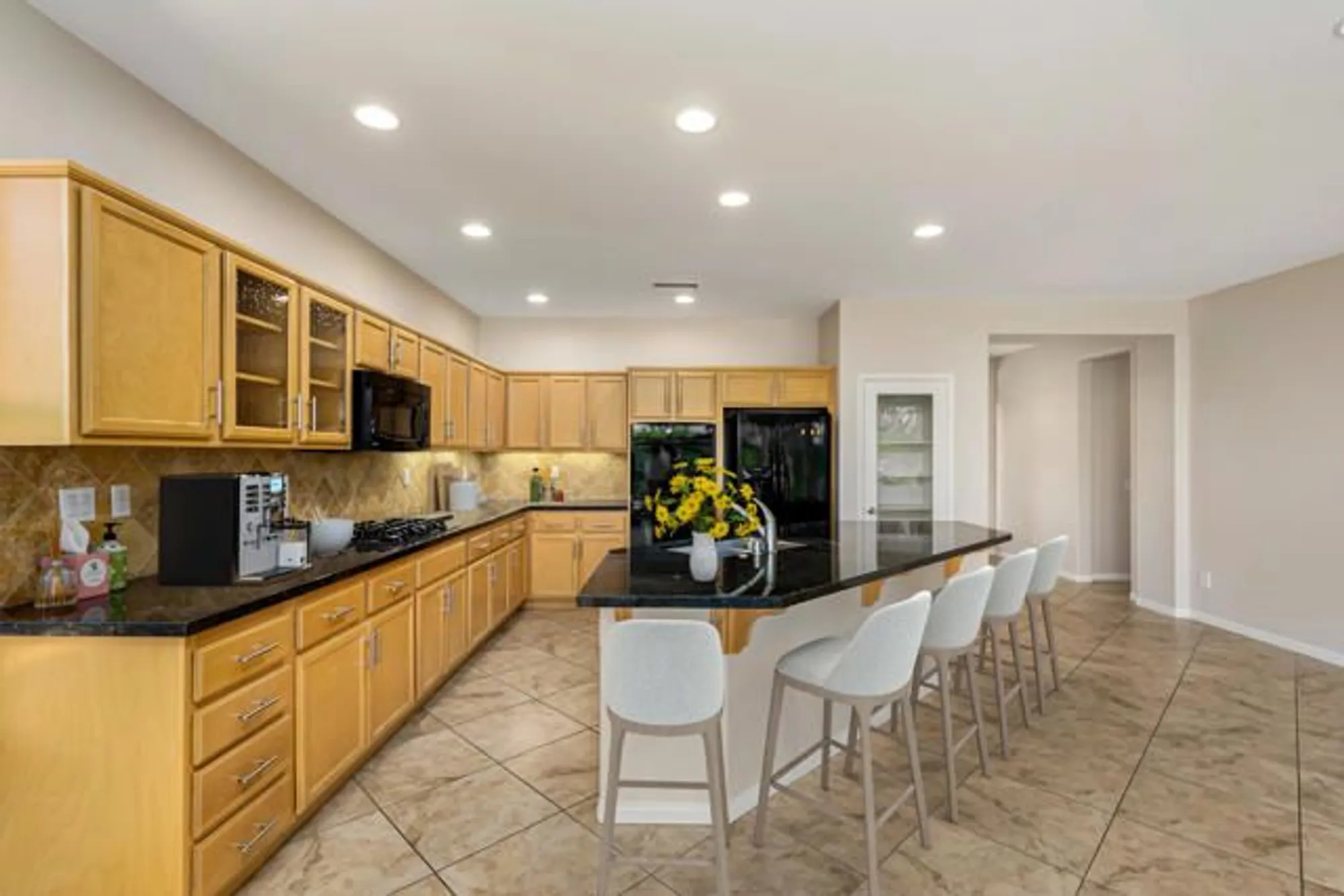 Property Slideshow image 16 of 83 | 81406 joshua tree ct, La Quinta, CA, 92253